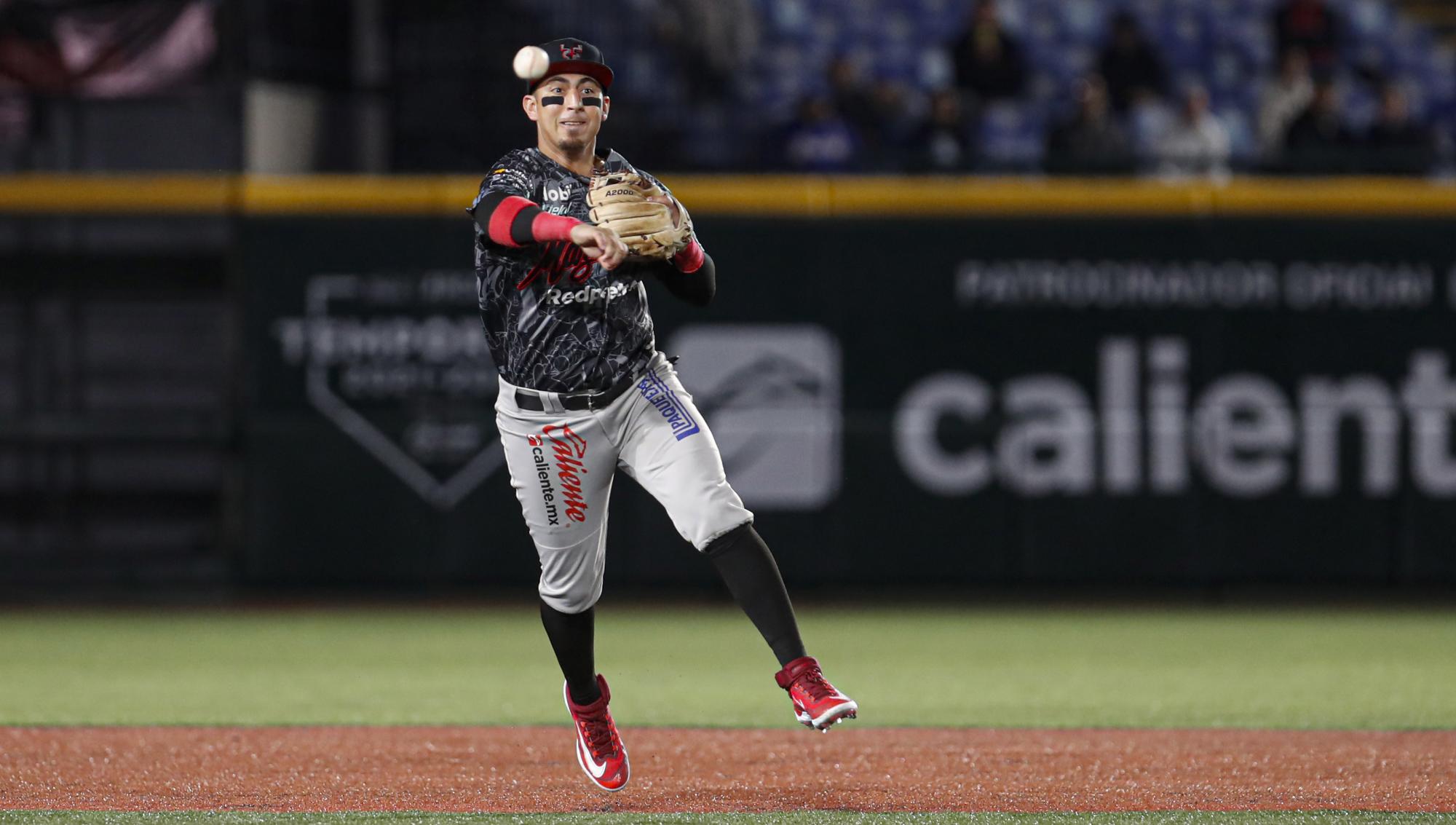 $!Venados de Mazatlán inicia la temporada con dramático triunfo ante Charros de Jalisco