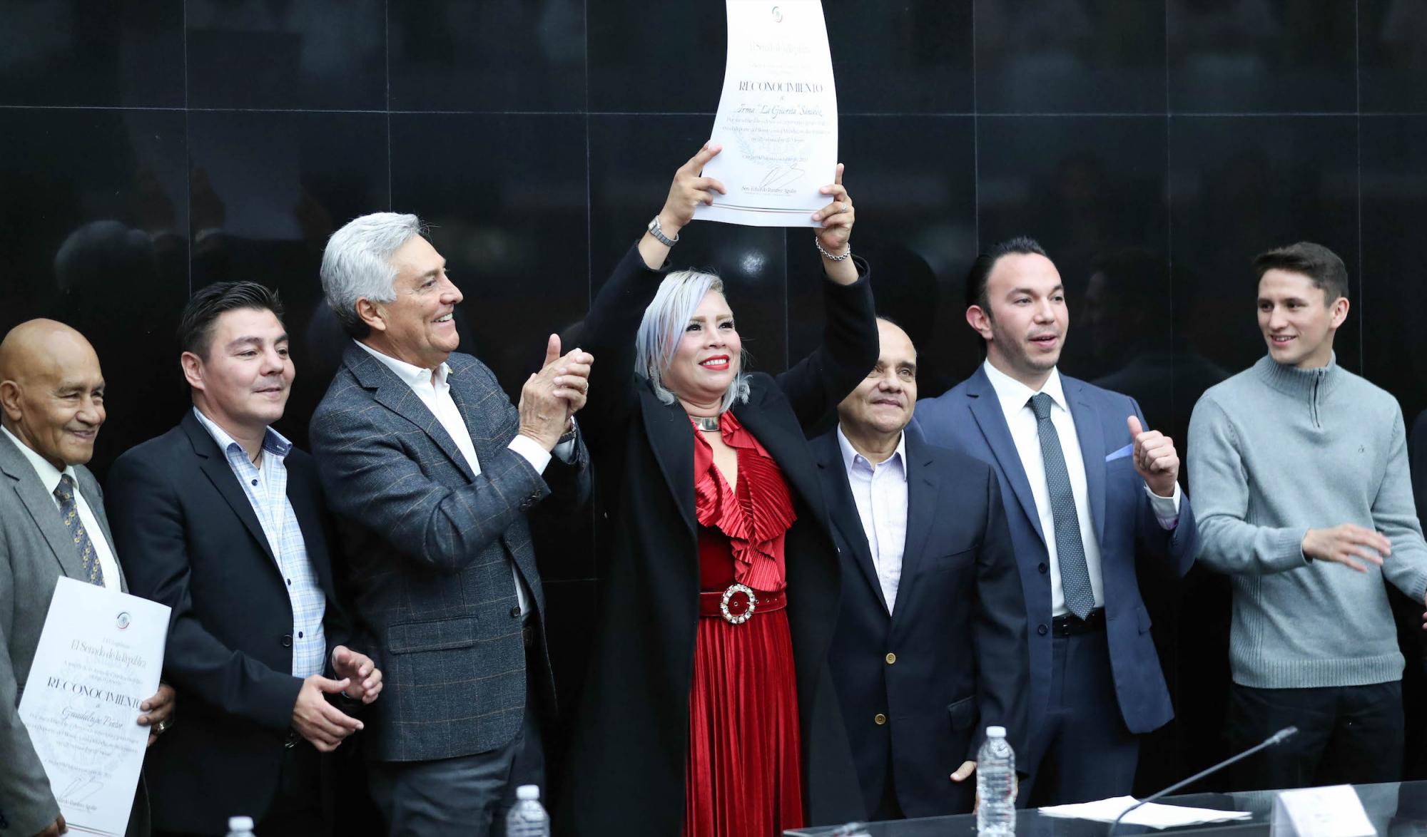 $!Reciben leyendas del boxeo mexicano reconocimiento en el Senado de la República