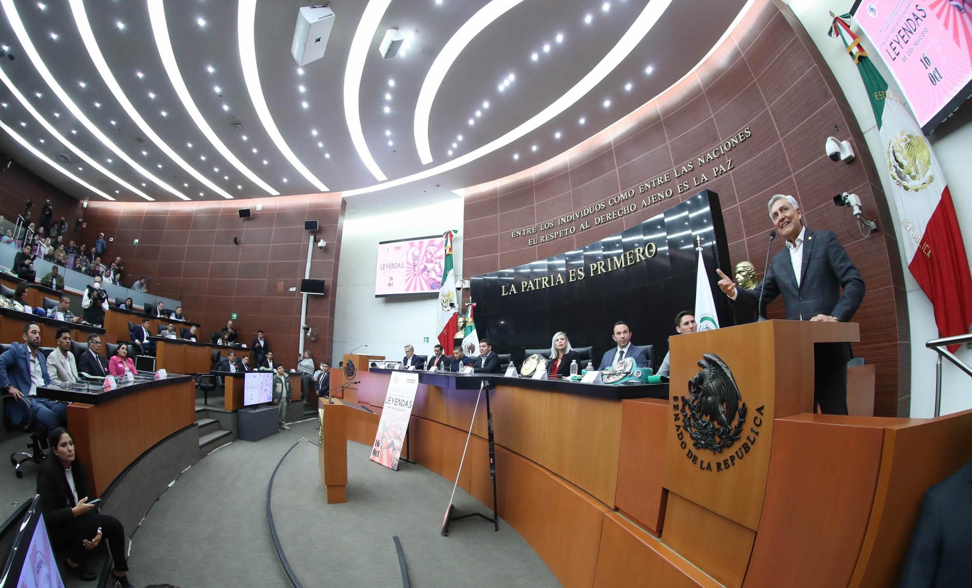 $!Reciben leyendas del boxeo mexicano reconocimiento en el Senado de la República