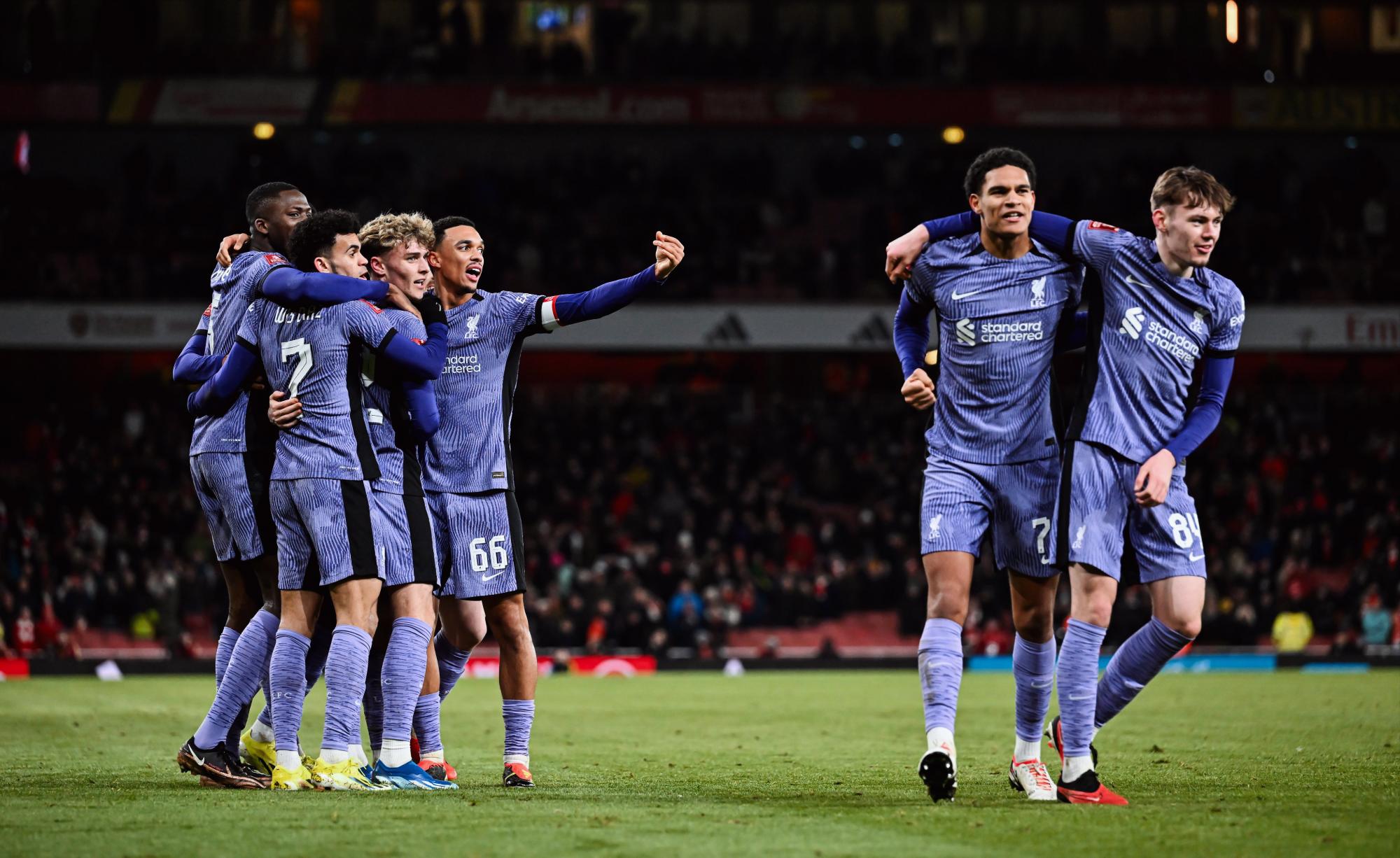 $!El Liverpool agranda el bache del Arsenal al eliminarlos