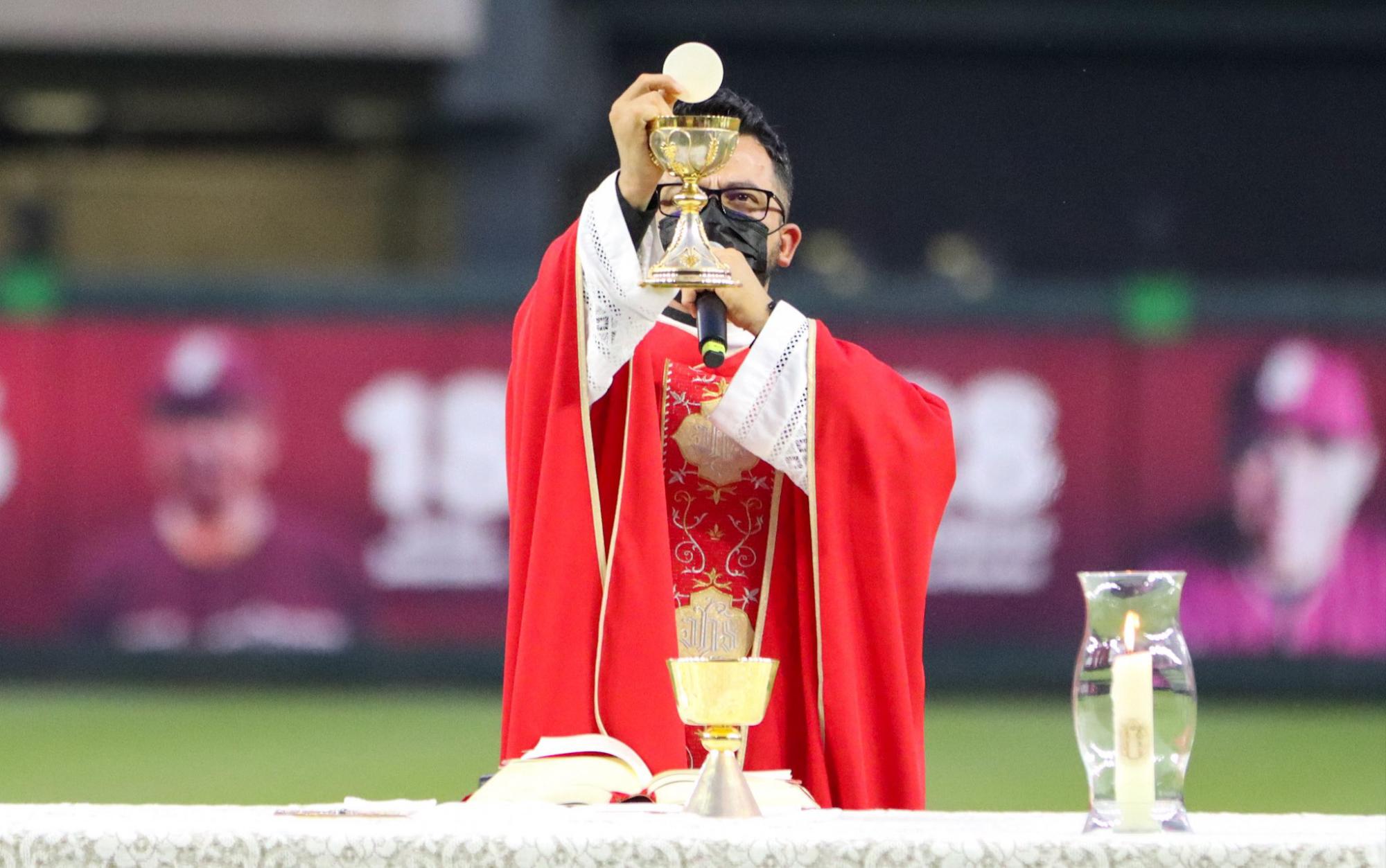$!Tomateros de Culiacán cierra preparación y da gracias a Dios
