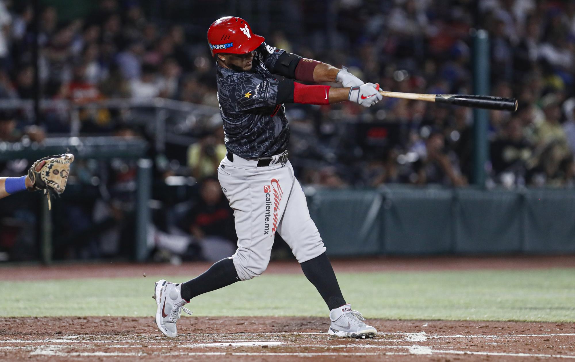 $!Venados de Mazatlán inicia la temporada con dramático triunfo ante Charros de Jalisco