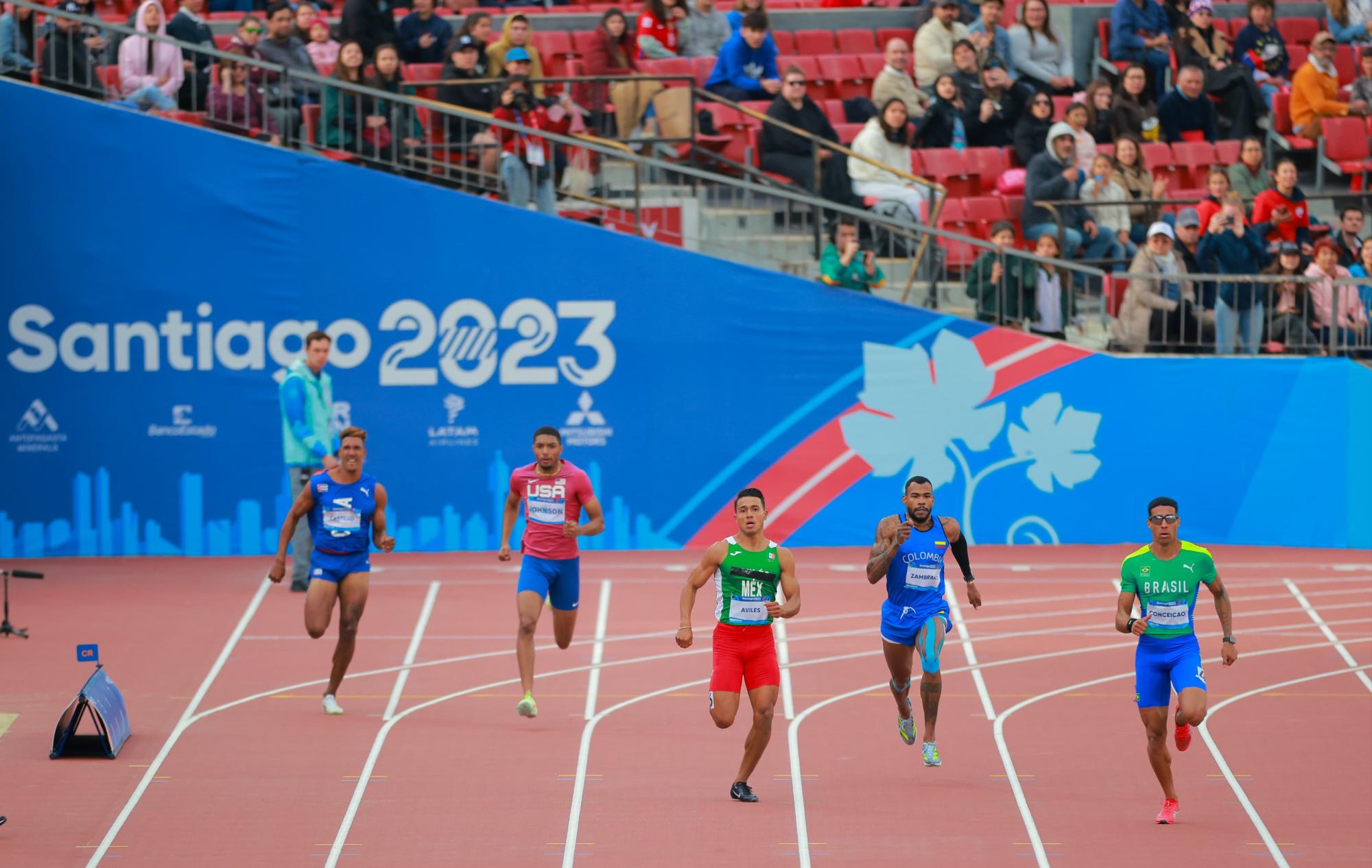 $!Luis Avilés clasifica a la final de los 400 metros planos, en Santiago 2023