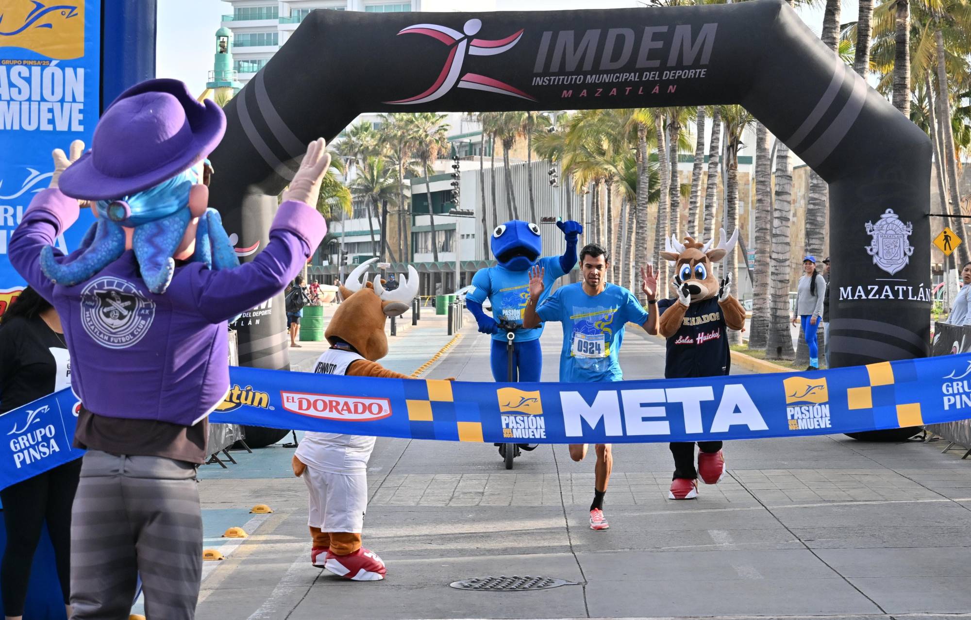 $!Tania Luna y Yostin Rendón conquistan carrera contra el cáncer infantil