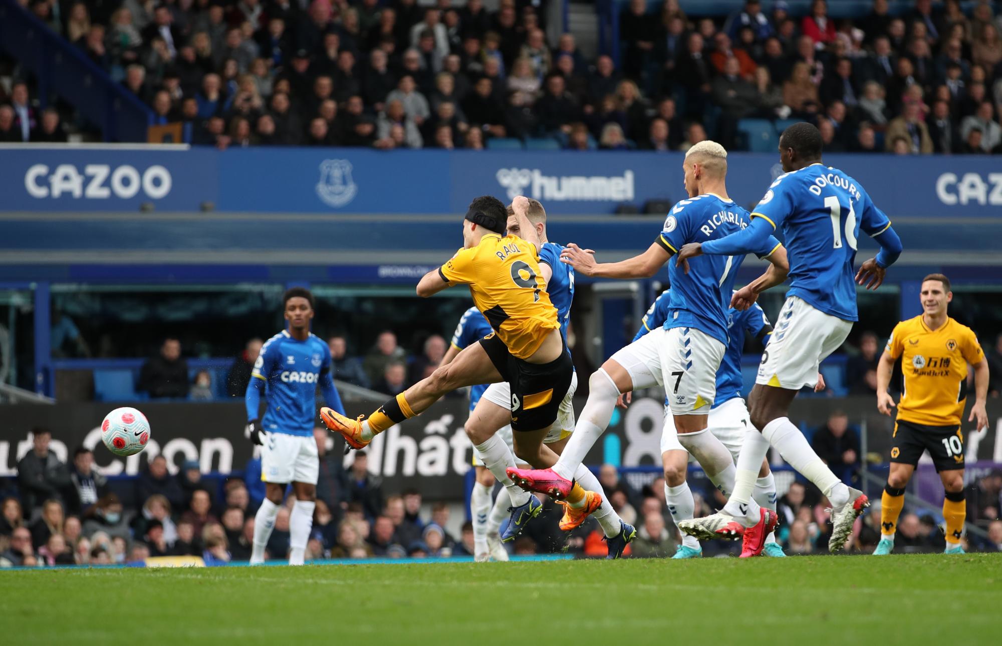 $!Raúl Jiménez y los Wolves hunden más al Everton