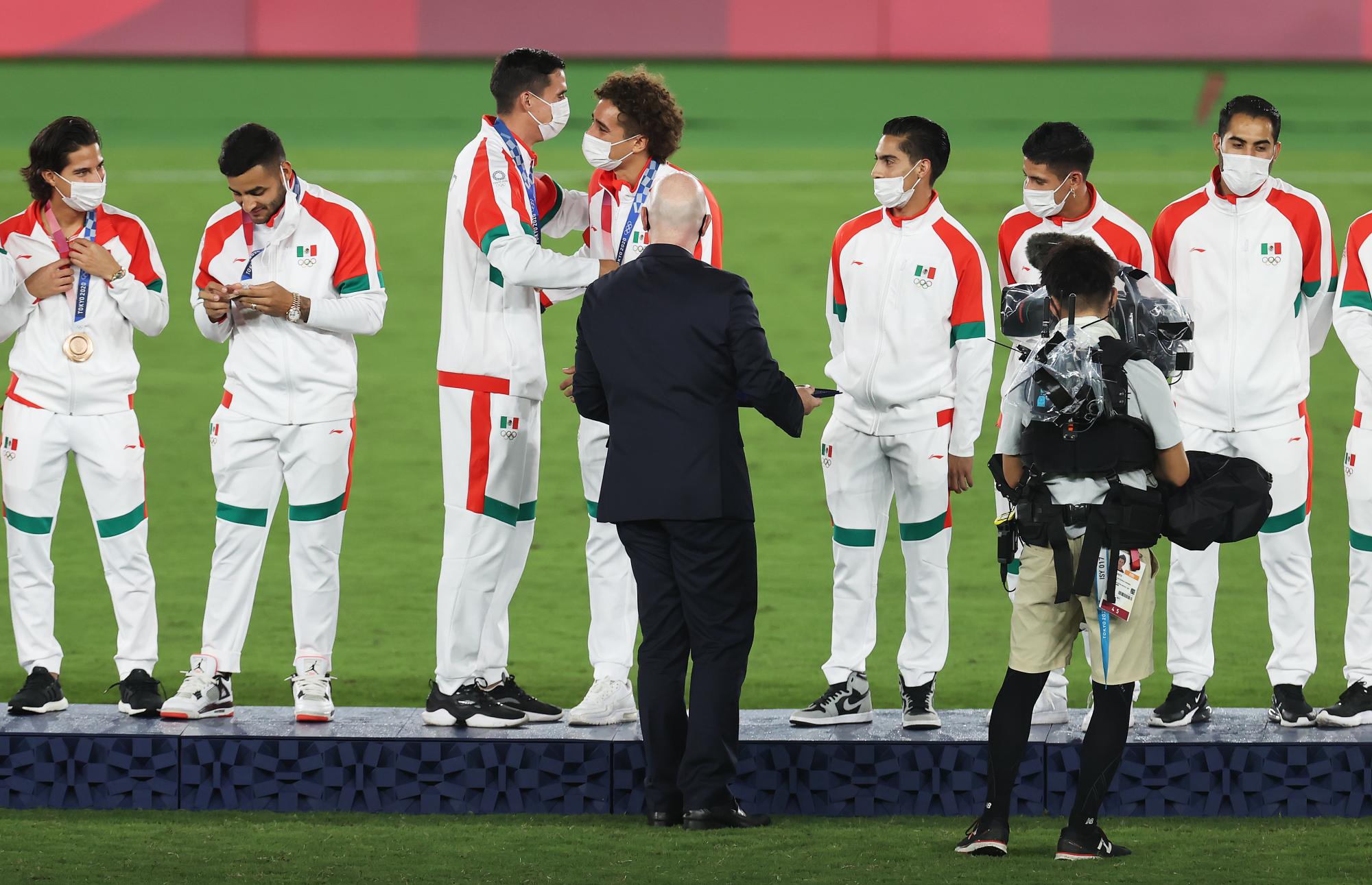 $!Sinaloenses y México reciben su medalla de bronce del futbol varonil en Tokio 2020