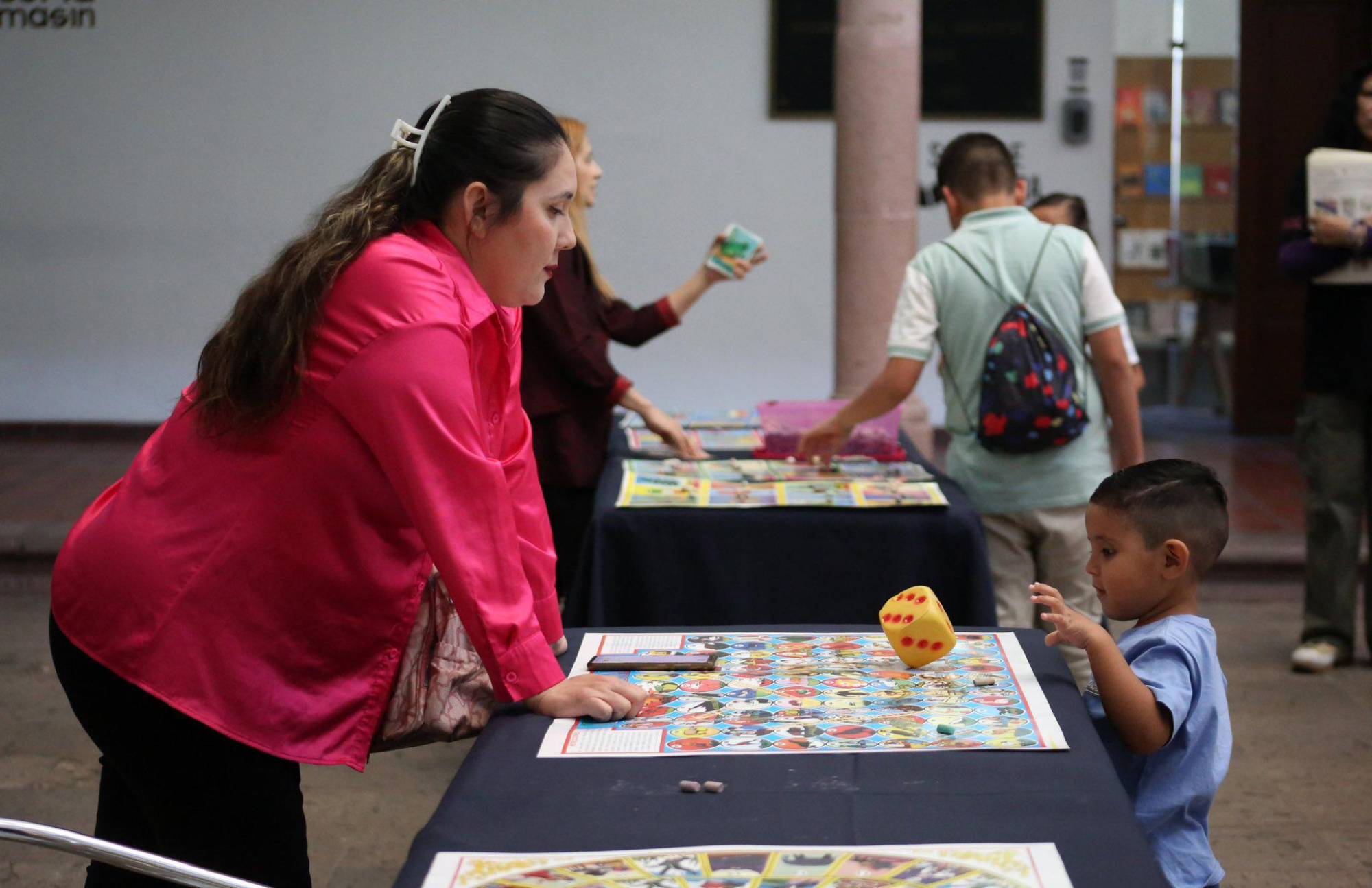 $!Serpientes y escaleras fue uno de los juegos que más disfrutaron.