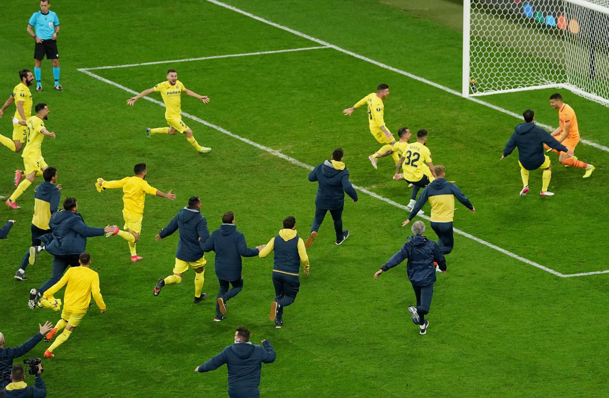 $!Los penaltis llevan a la gloria al Villarreal en la Europa League