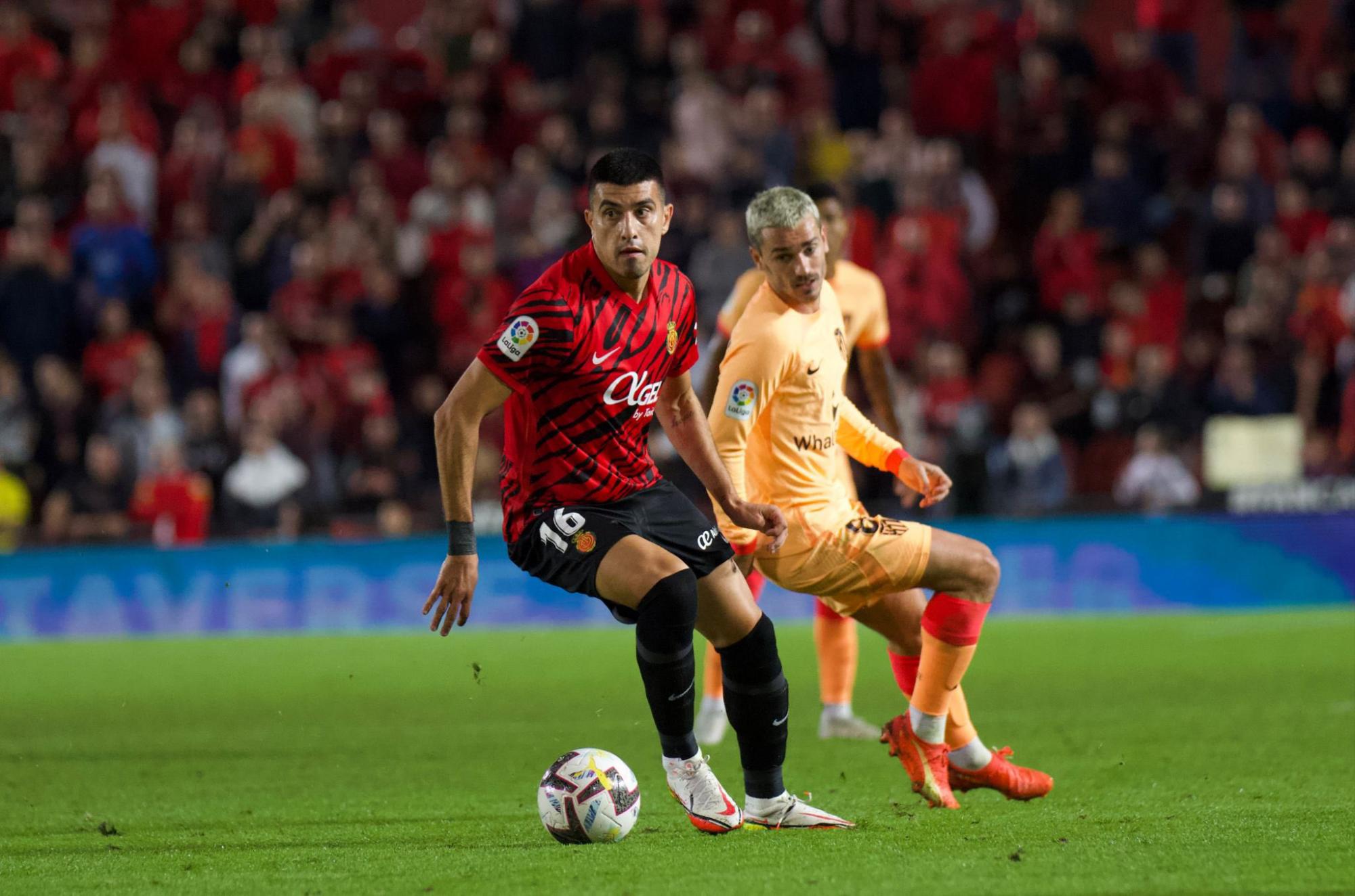 $!El Mallorca del Vasco Aguirre le pega al Atlético de Madrid