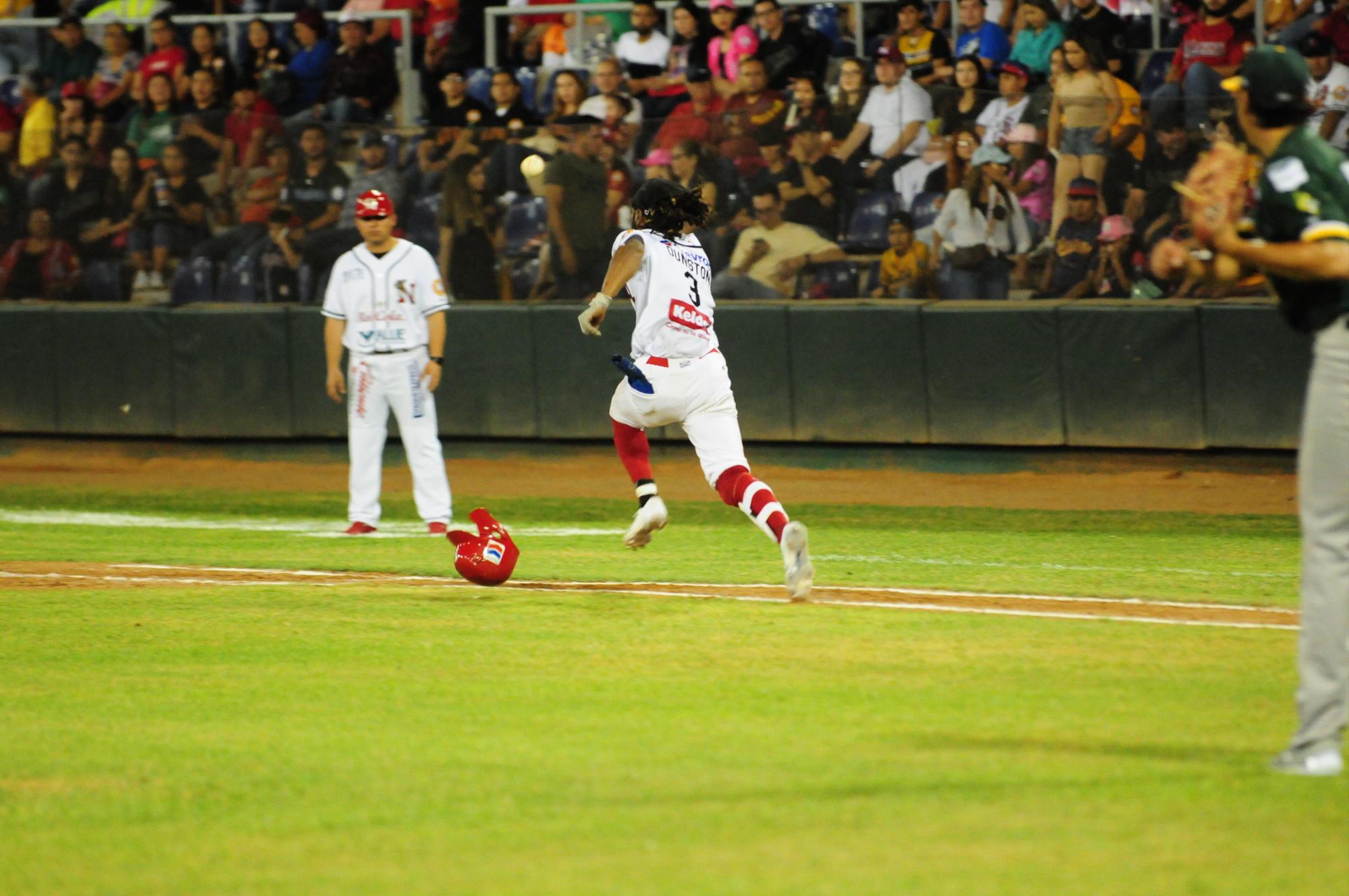 $!Cañeros de Los Mochis divide honores en los juegos inaugurales
