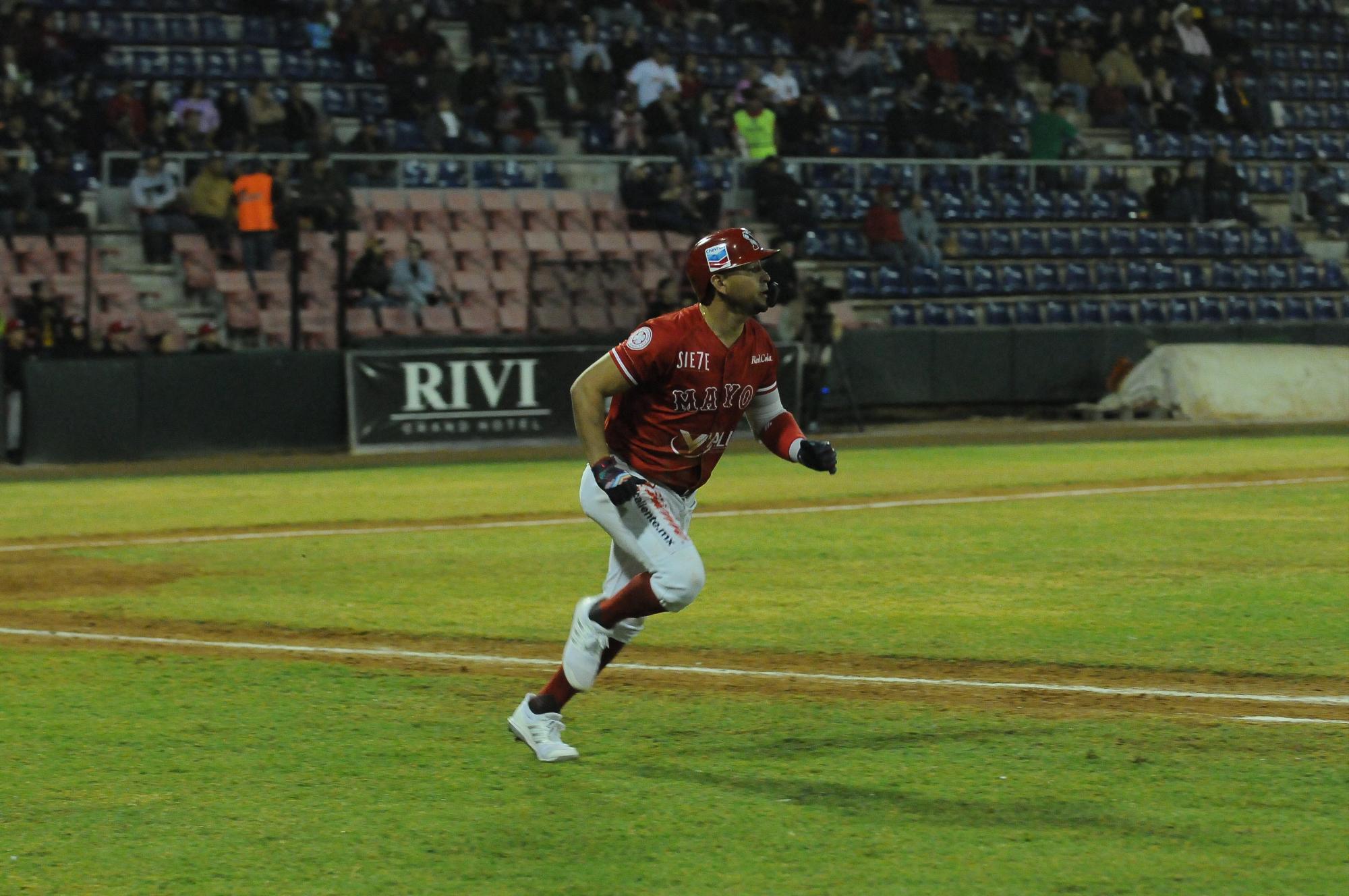 $!Venados se apoya en ‘Cacao’ Valdez para emparejar la serie en Navojoa