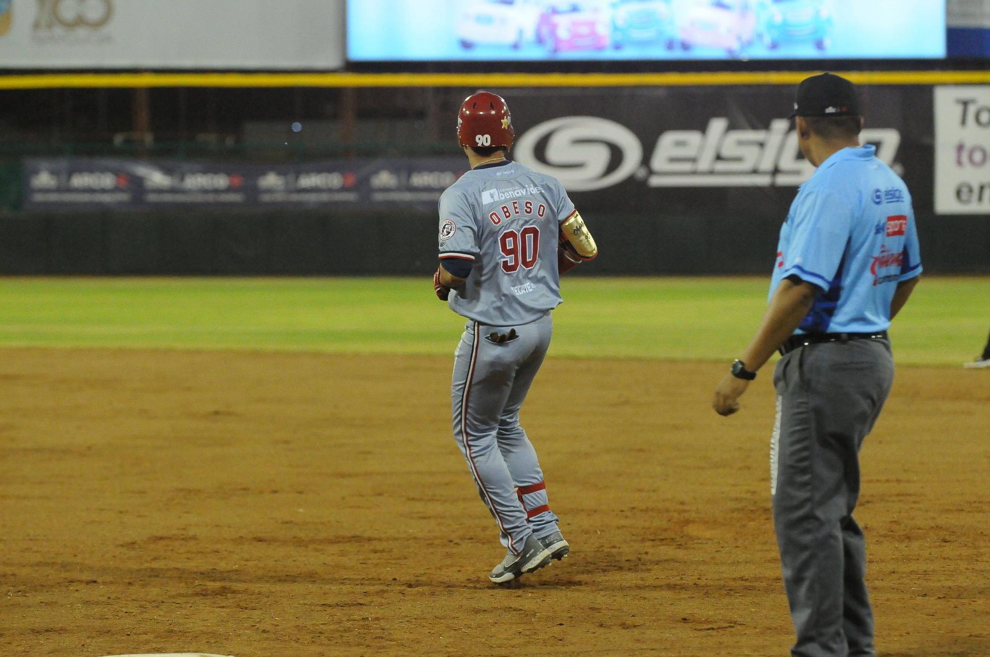 $!Águilas empareja la serie en Navojoa a base de poder