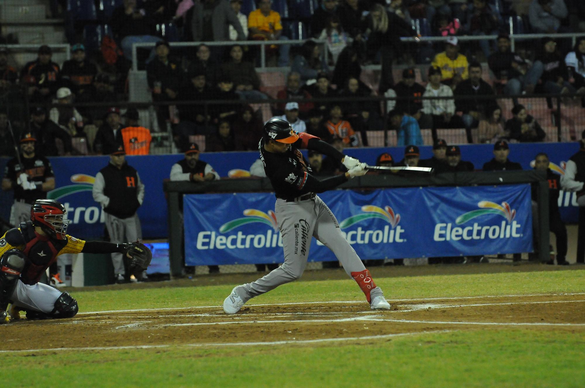 $!Naranjeros retoma la ventaja en dramático juego