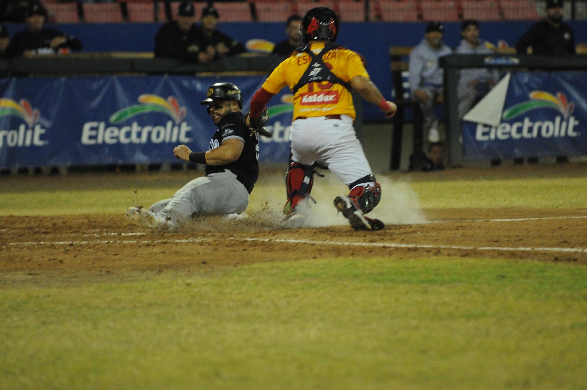 $!Mayos enciende los cañones y asegura la serie ante Charros