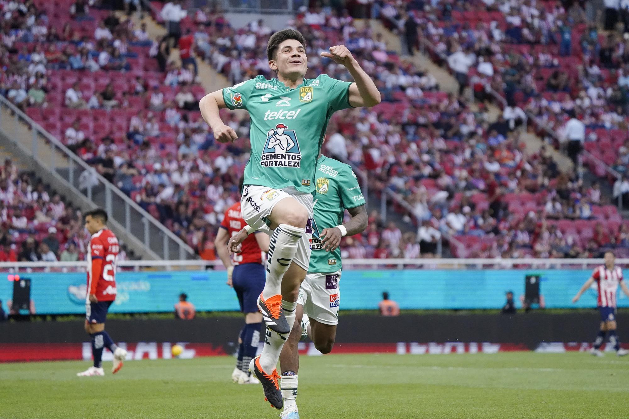 $!León le pega a Chivas y agranda su crisis