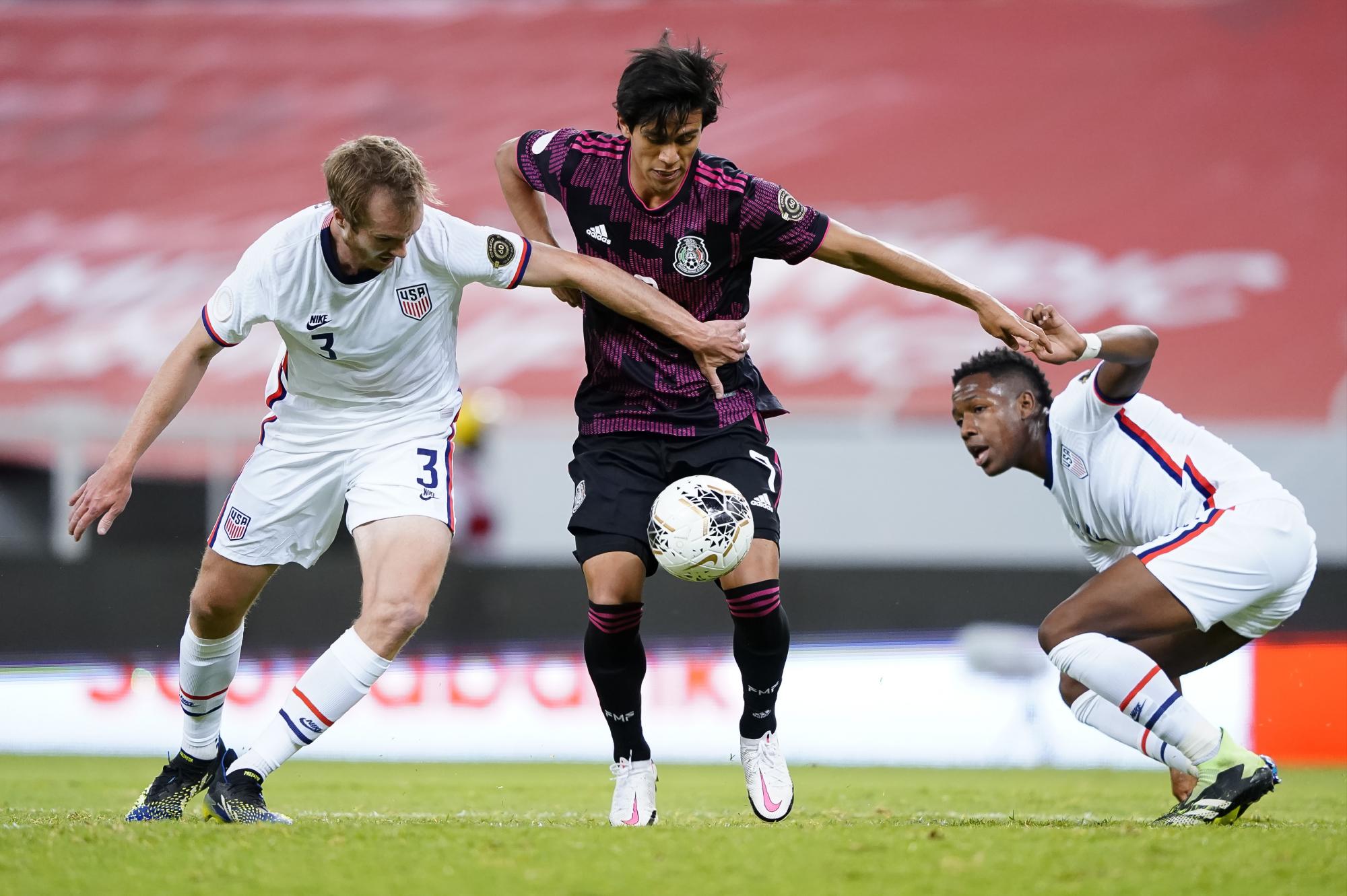 $!Uriel Antuna coloca a México en la cima del Preolímpico de Futbol
