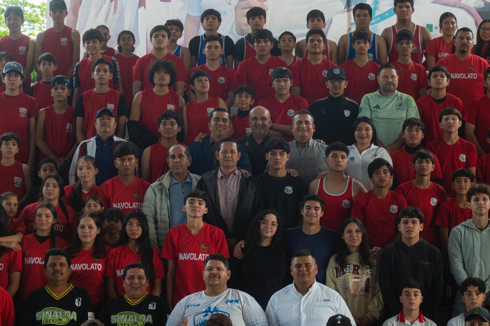 $!Deportistas de Navolato son abanderados rumbo a los Juegos Conade