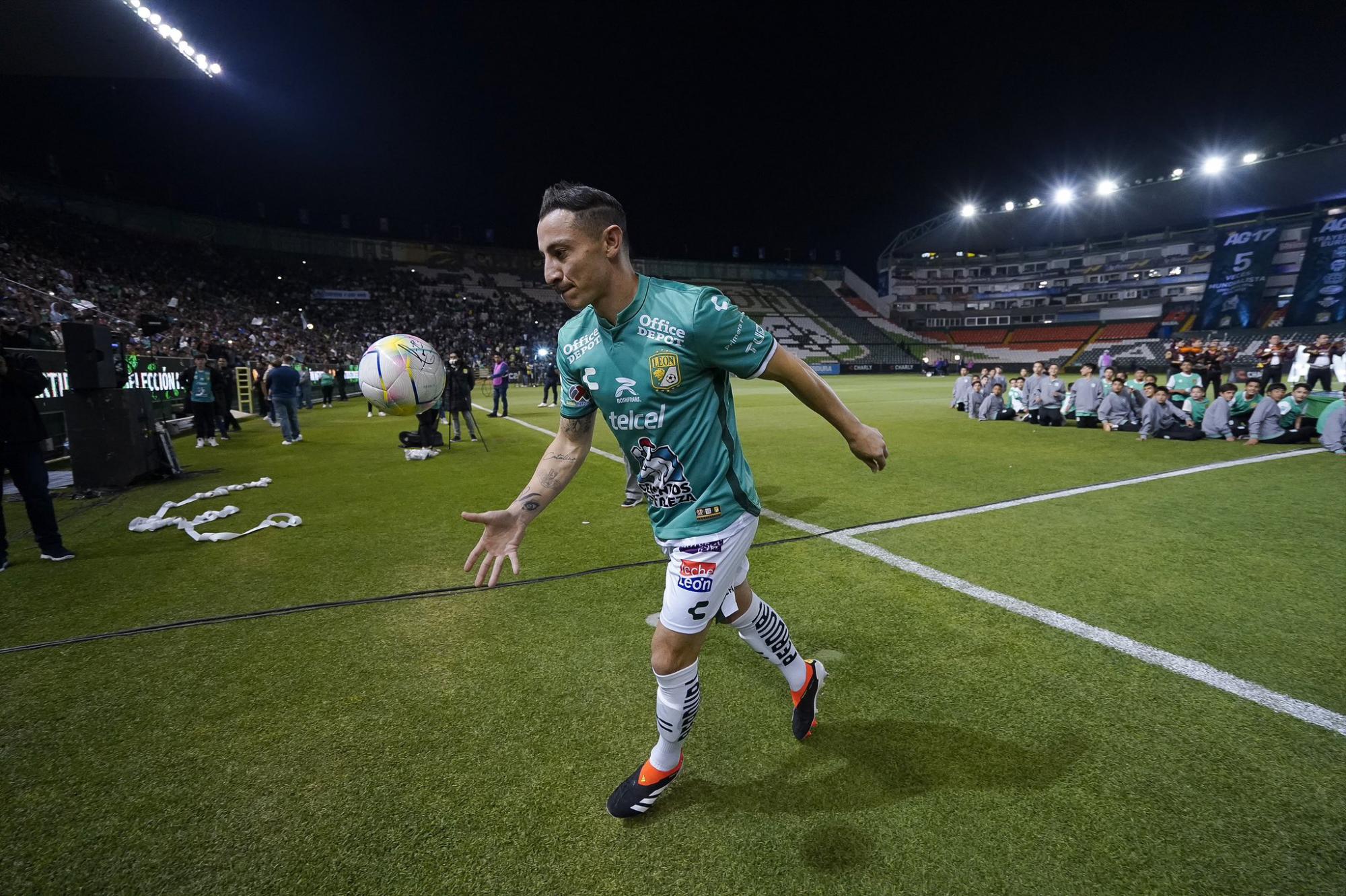 $!Andrés Guardado es presentado como jugador del León