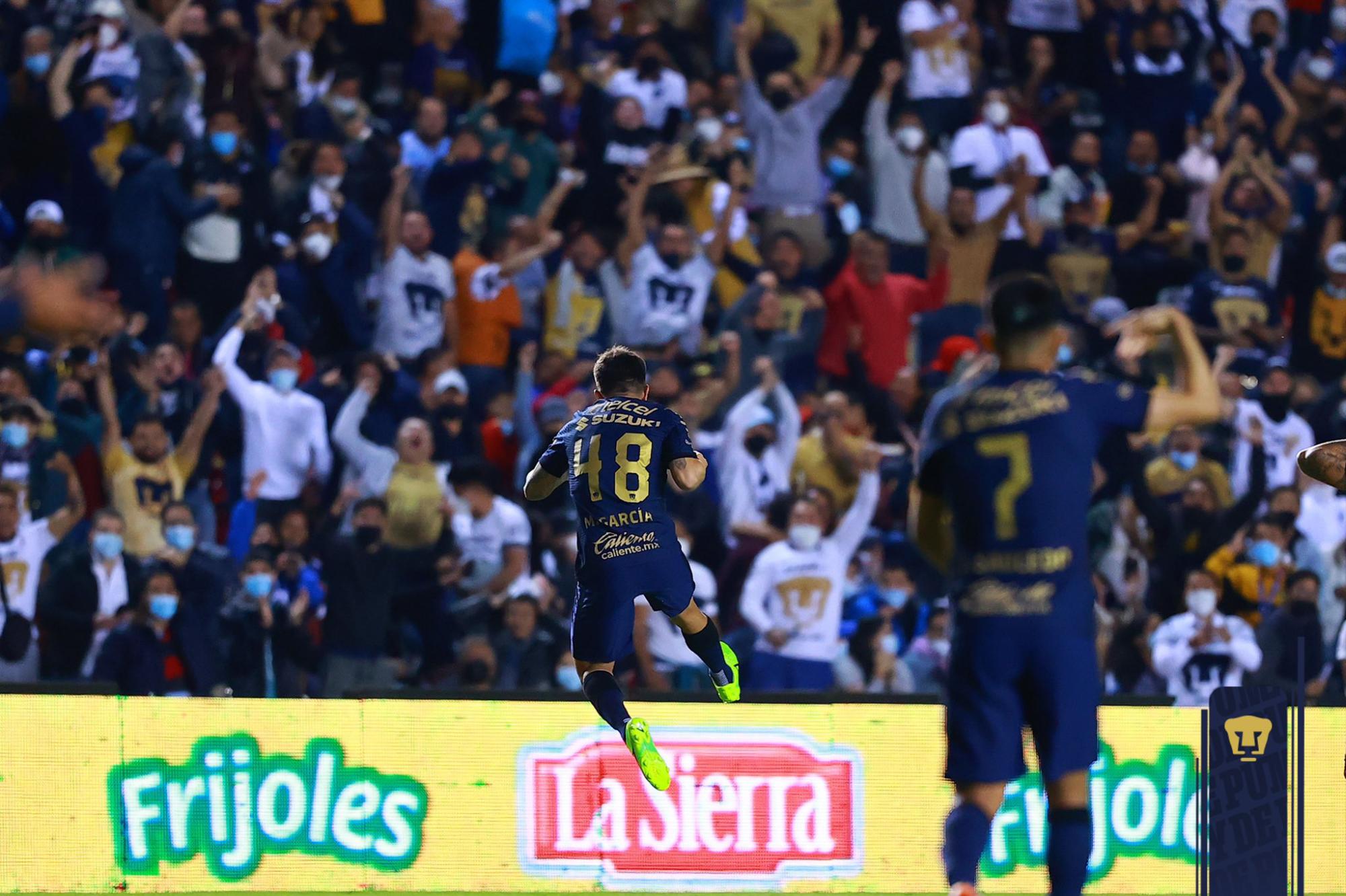 $!Pumas gana con autoridad a Querétaro para mantener el liderato