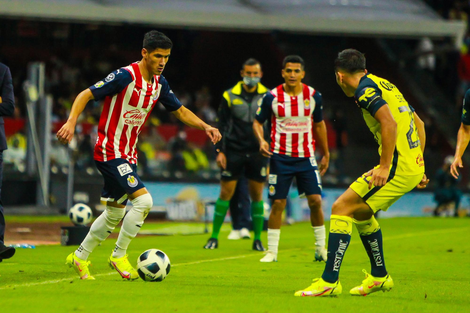 $!Chivas arrebató empate al América en el Azteca con polémico arbitraje