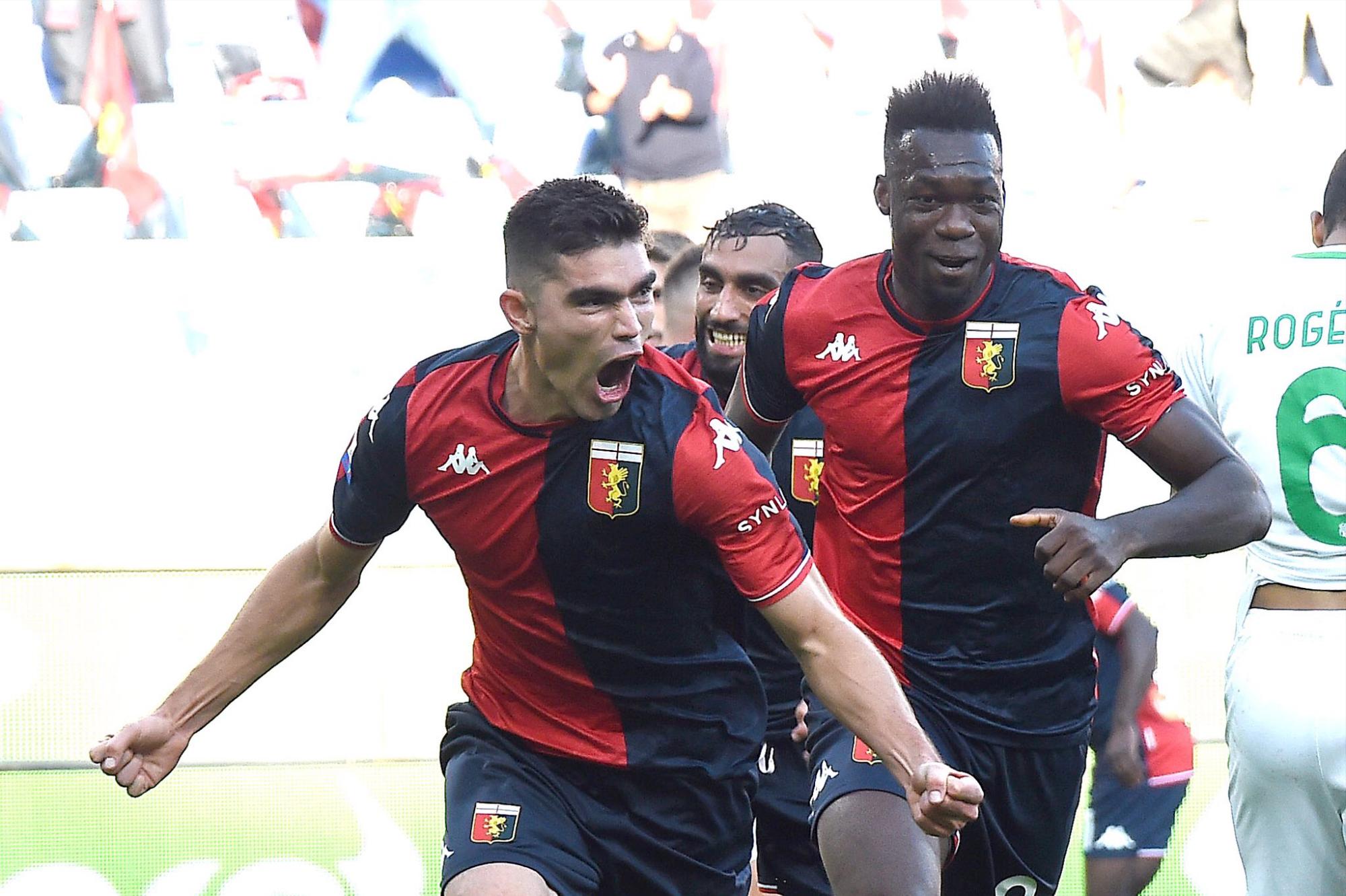 $!Johan Vásquez marca en su debut y rescata un punto para el Genoa ante el Sassuolo