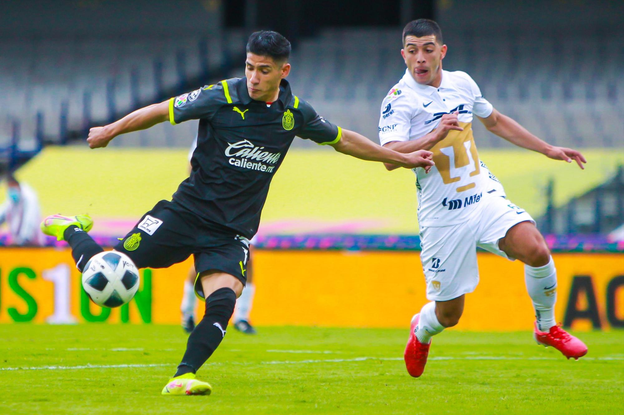 $!Pumas y Chivas decepcionan al empatar sin goles