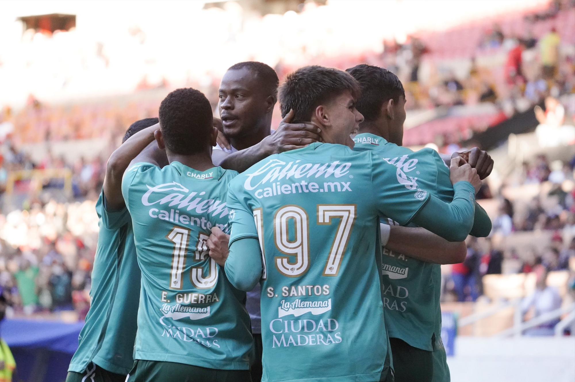 $!León gana al Atlas pese a jugar con un hombre menos durante 80 minutos