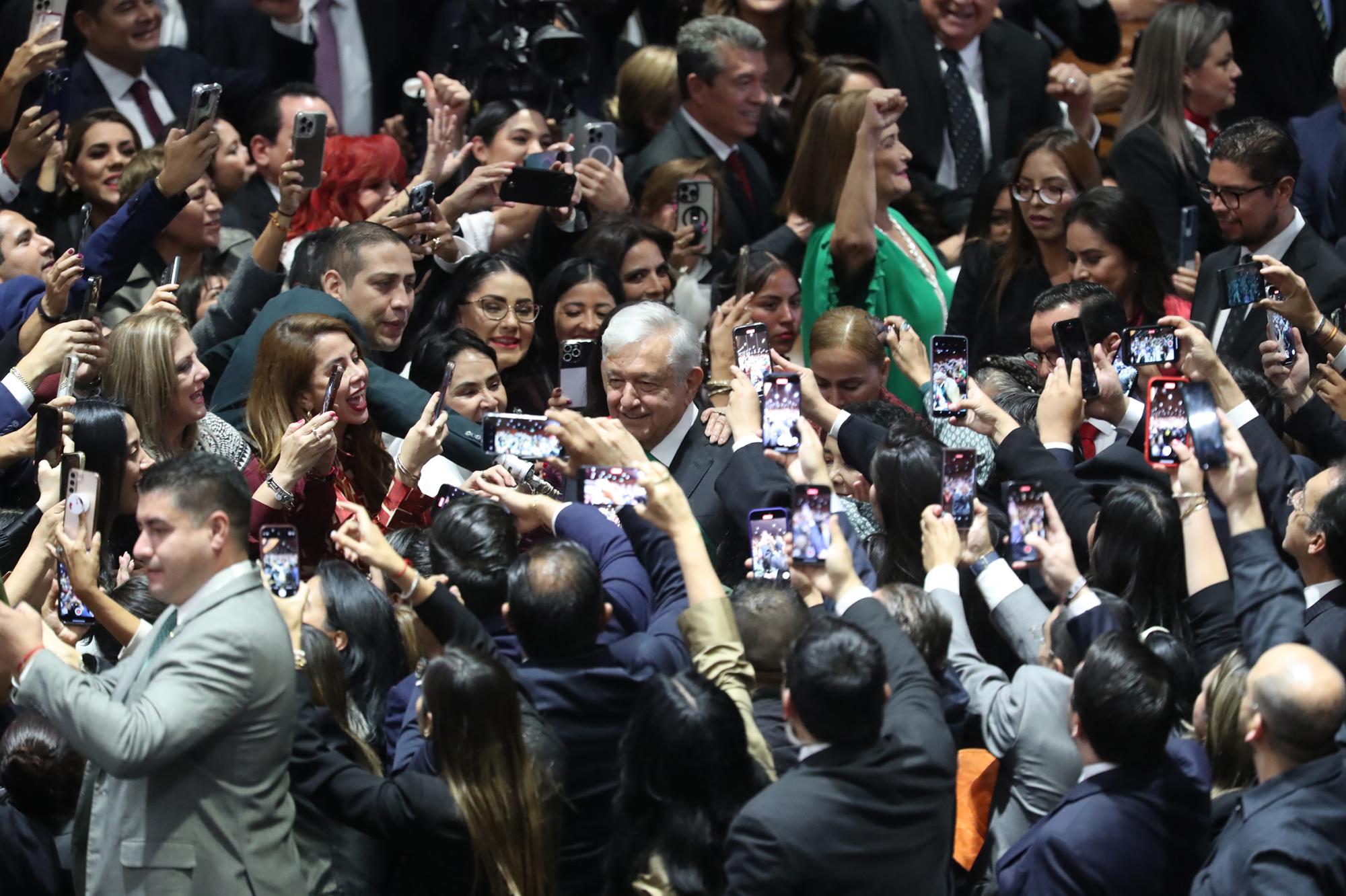 $!AMLO y Sheinbaum arriban a San Lázaro para el cambio del Poder Ejecutivo Federal