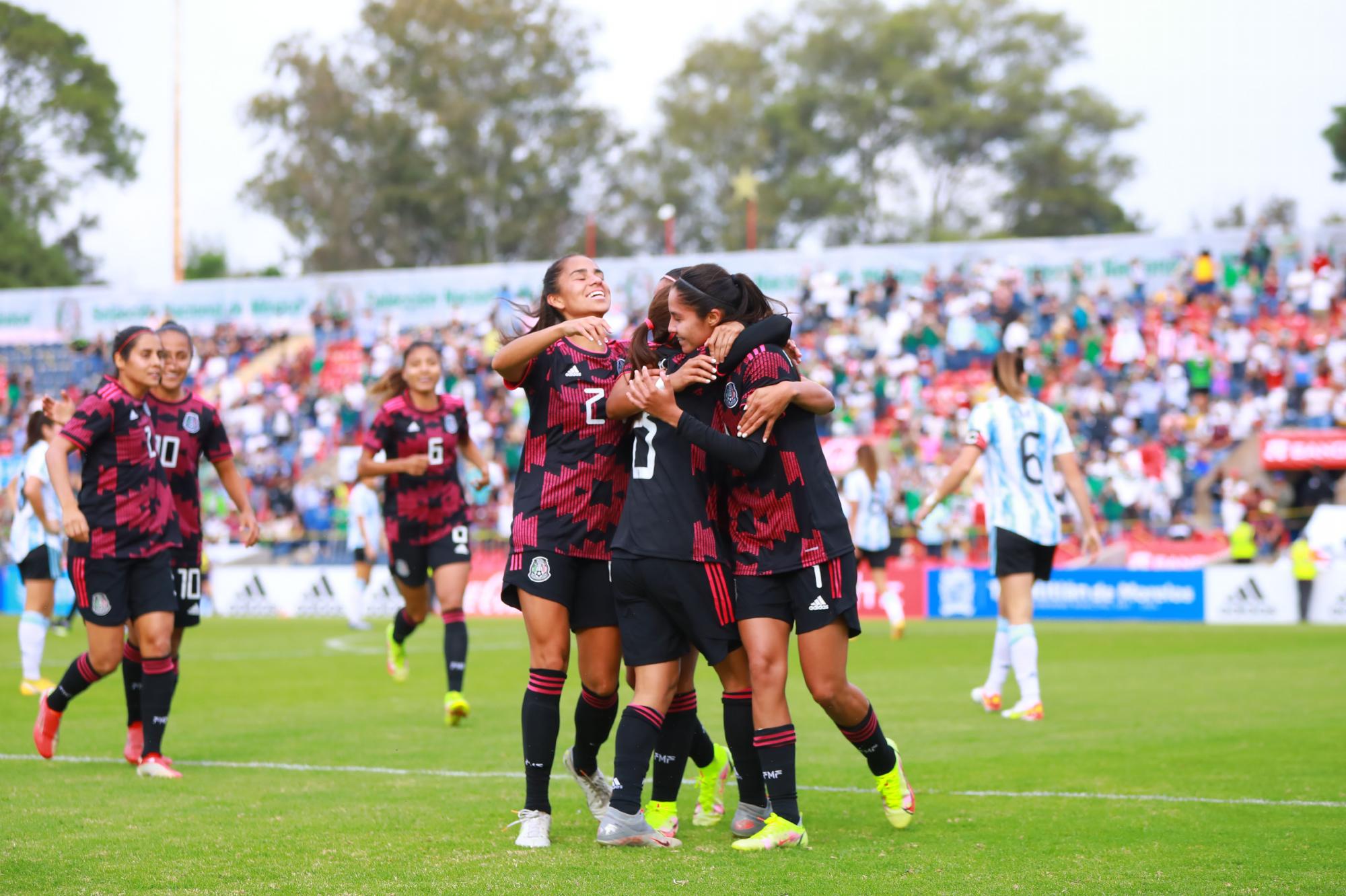 $!Mazatleca Cinthya Peraza debuta en triunfo de Selección Mexicana ante Argentina