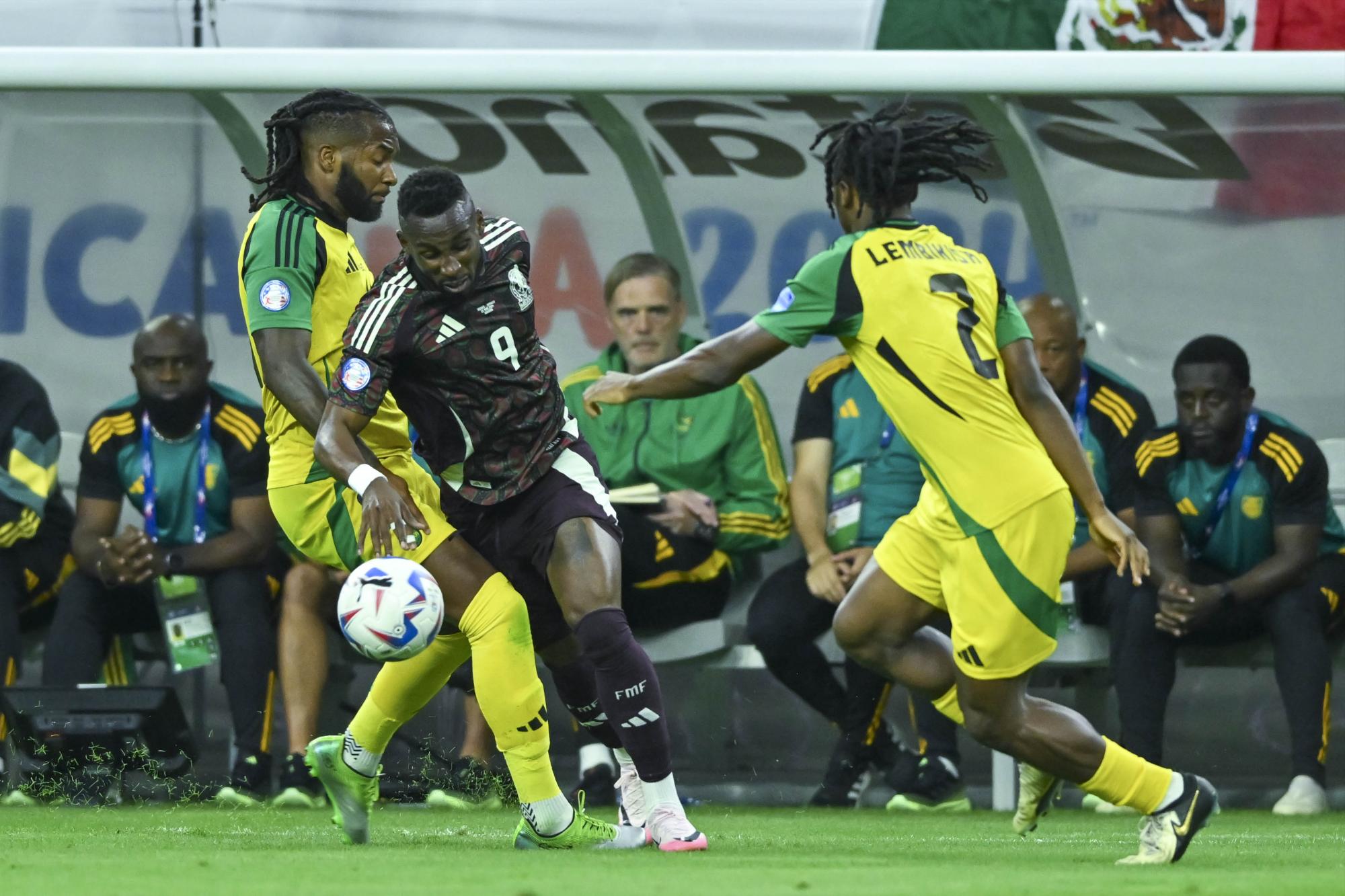 $!México vence a Jamaica con golazo de Arteaga