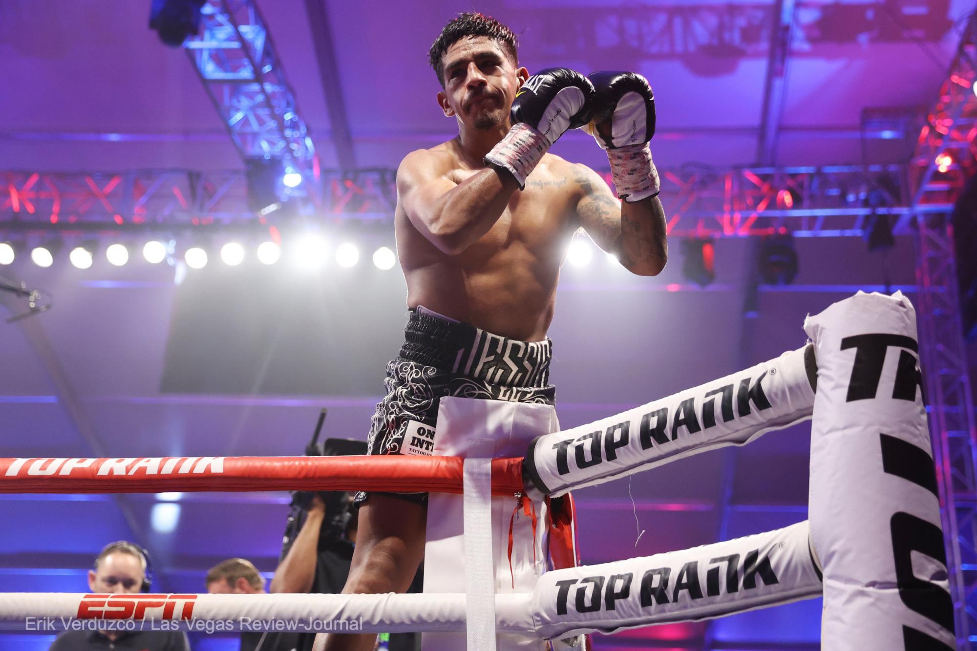 $!Cae el boxeador culichi Edy Valencia en Las Vegas