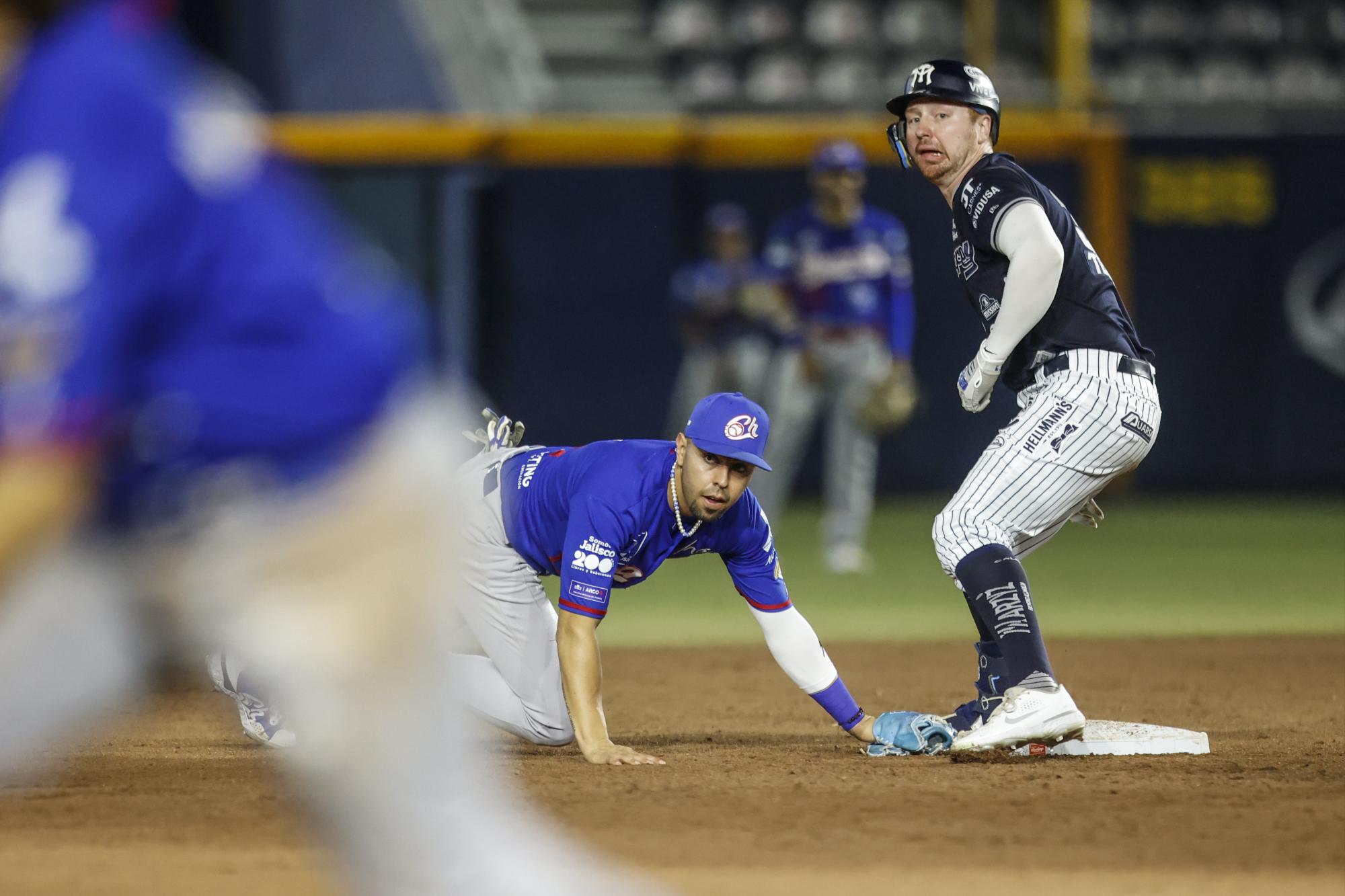 $!Sacan Charros la garra y vencen a Sultanes en inicio de serie