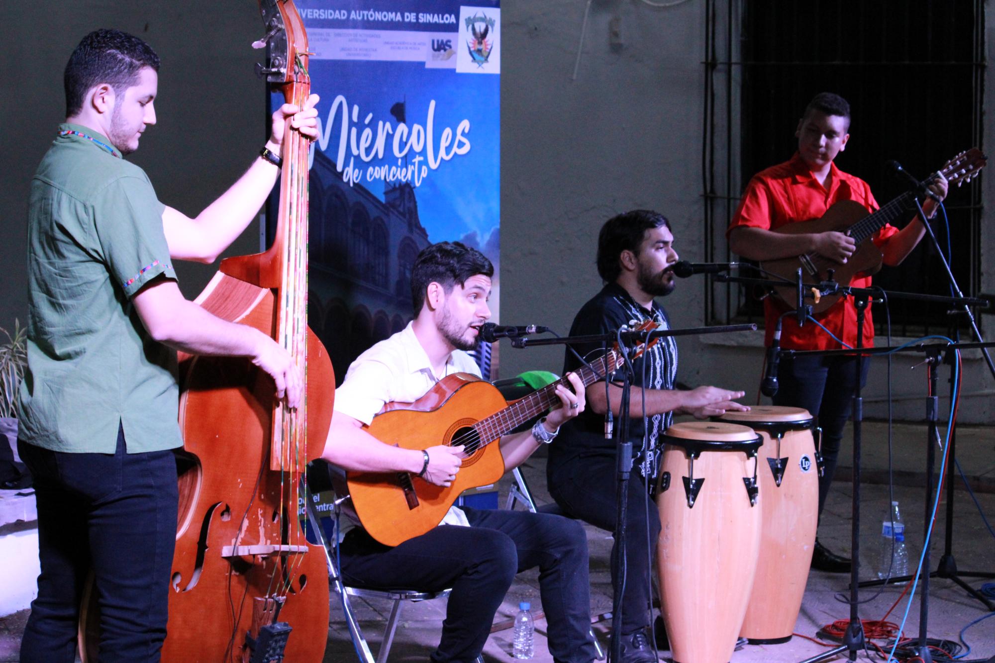 $!Disfrutan de una noche de romance con el Cuarteto Perla