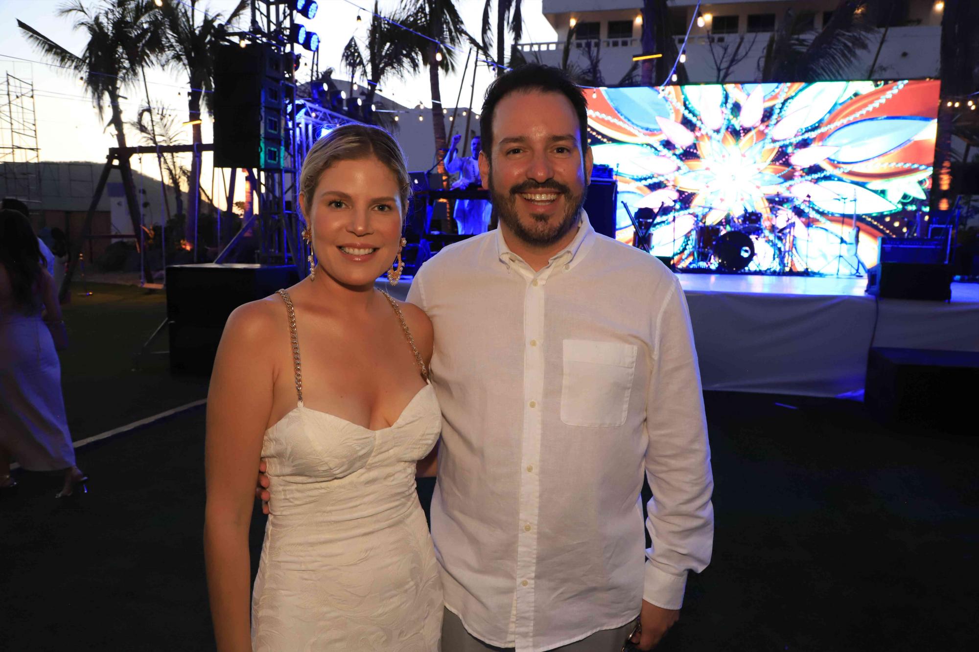 $!Natalia García de Velarde y Ricardo Velarde.