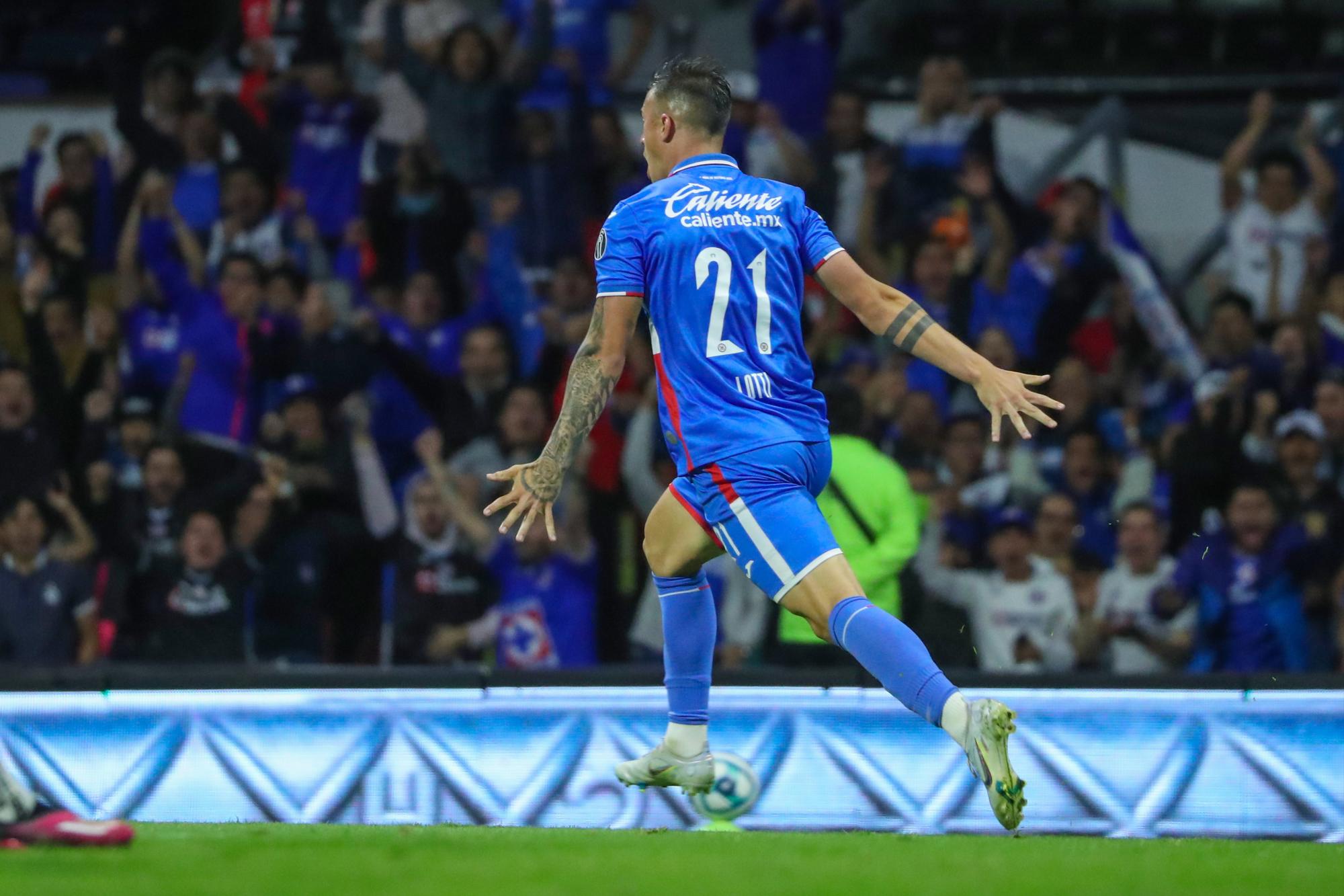 $!Bajo la mirada de Tuca, Cruz Azul vence a Atlas