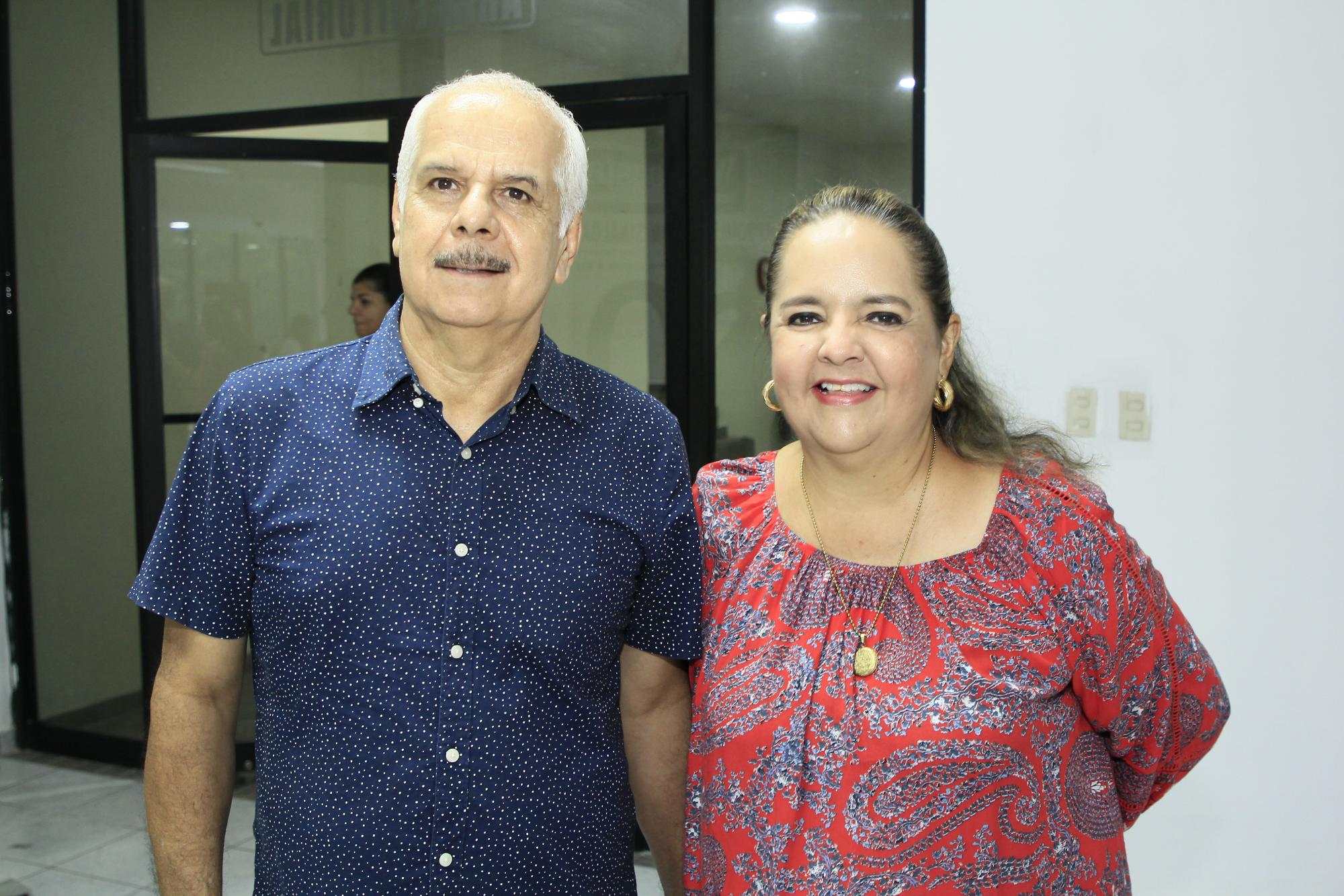 $!Alejandro Sicairos y Lidia Oralia Sarabia.