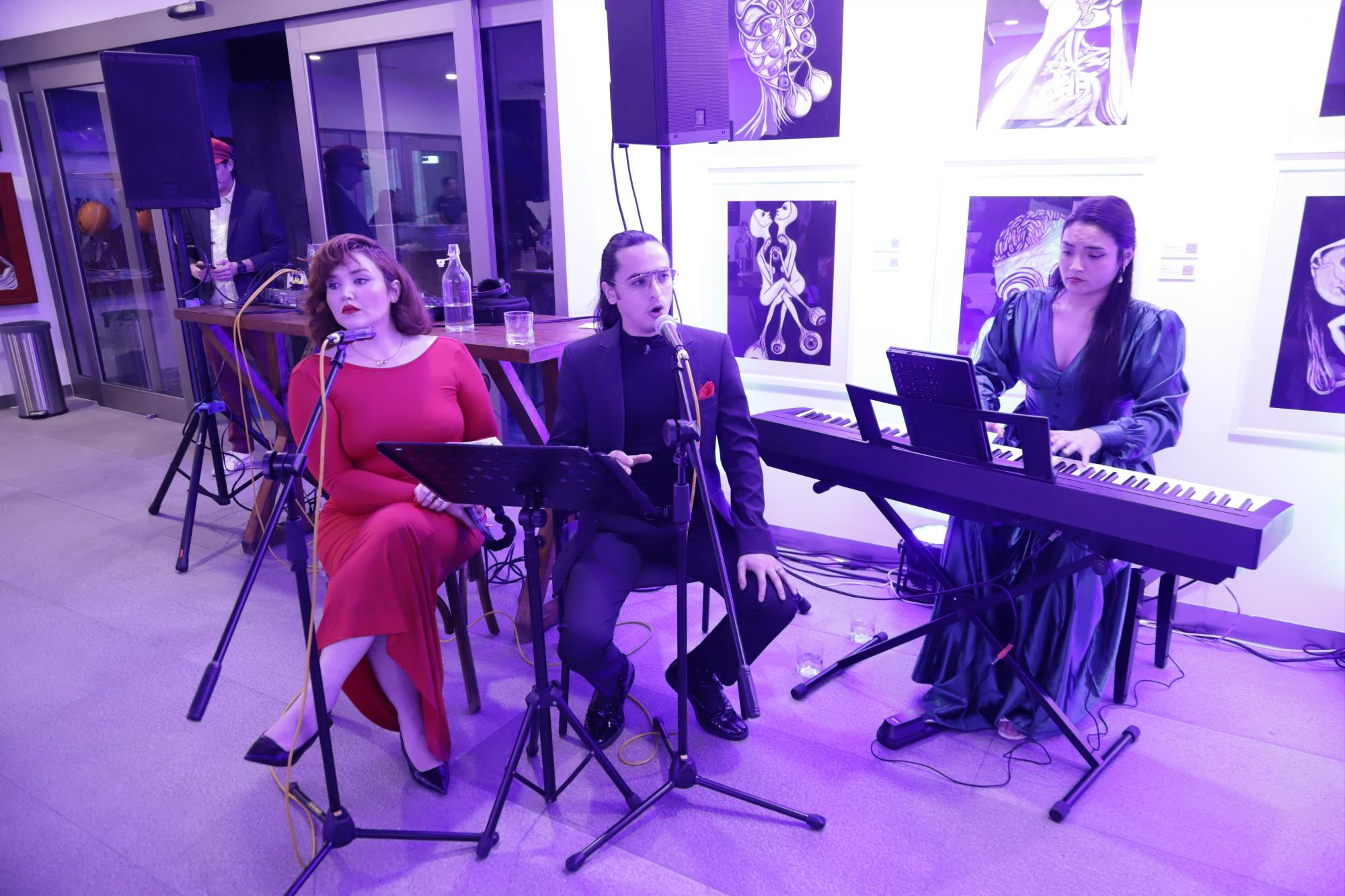 $!Los artistas Lucía Gámez, Rodolfo Ituarte y Rose Ferreiro amenizaron la velada.