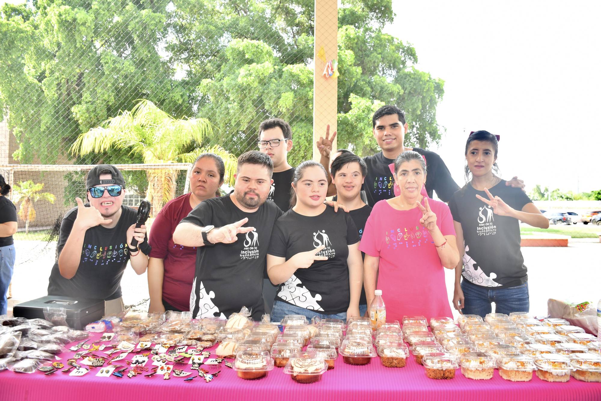 $!Muy entusiastas participaron los integrantes del equipo Emplea M en la exposición.