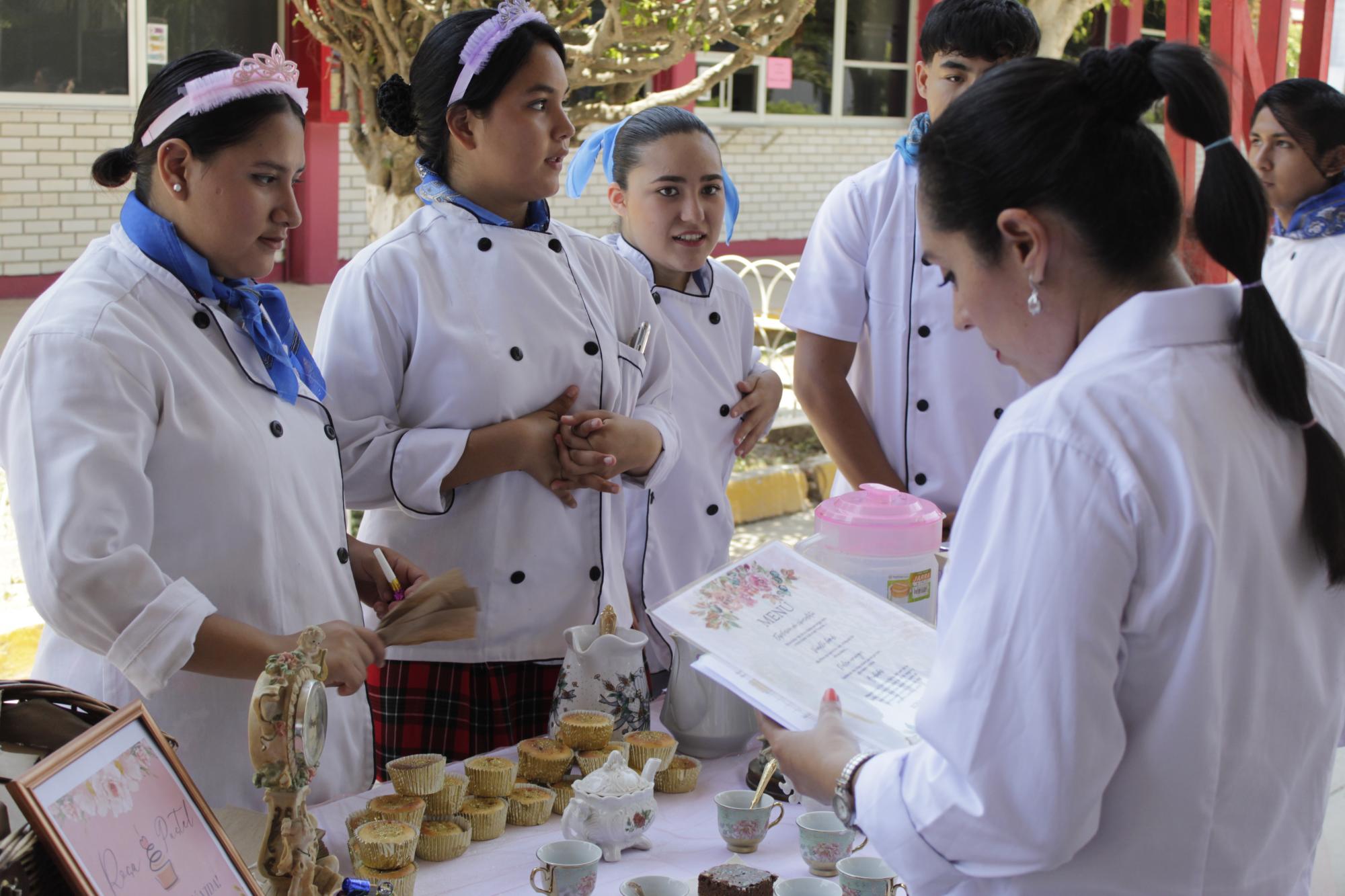 $!Muestran estudiantes del CBTIS 51 el proyecto Aprenden para emprender