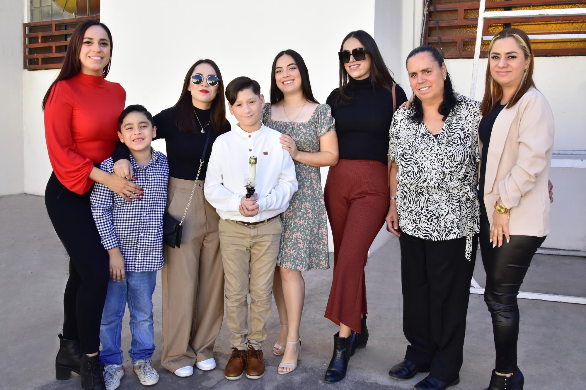 $!Recibe su Primera Comunión Santiago Medina Mendoza