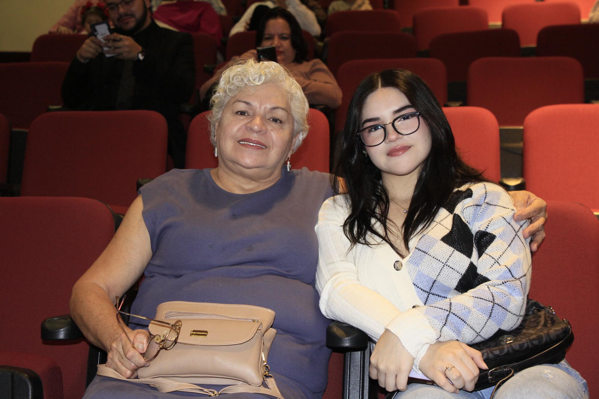 $!Rosy Martínez Bonilla y Sara Sofía Romero.