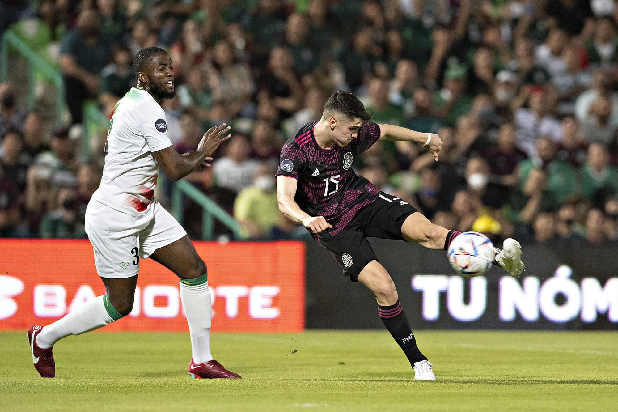 $!México gana, pero queda a deber ante Surinam