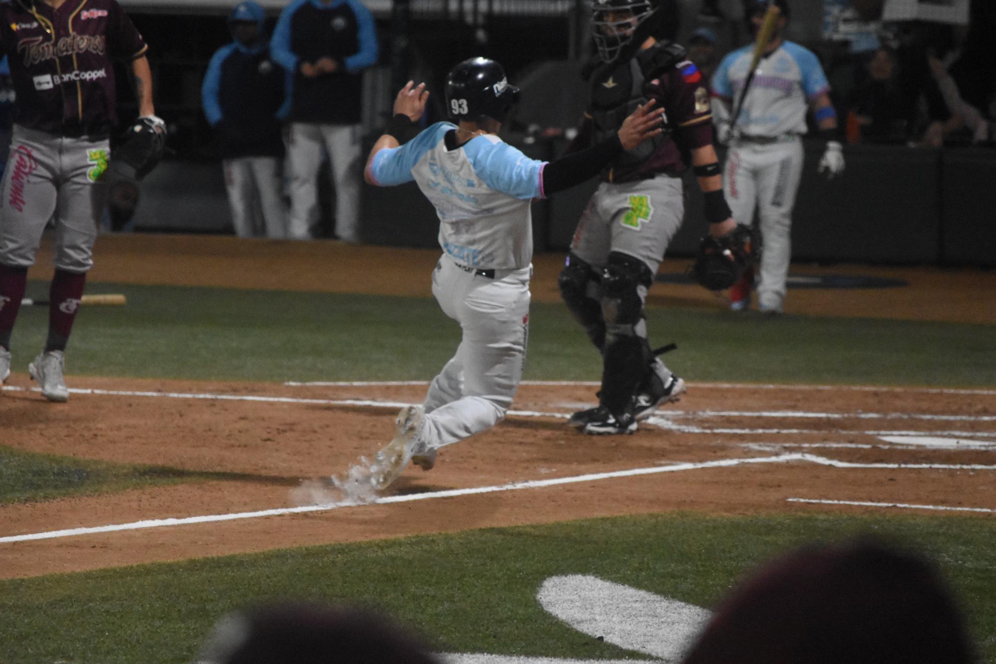 $!Algodoneros apalea a Tomateros en el primero de la serie