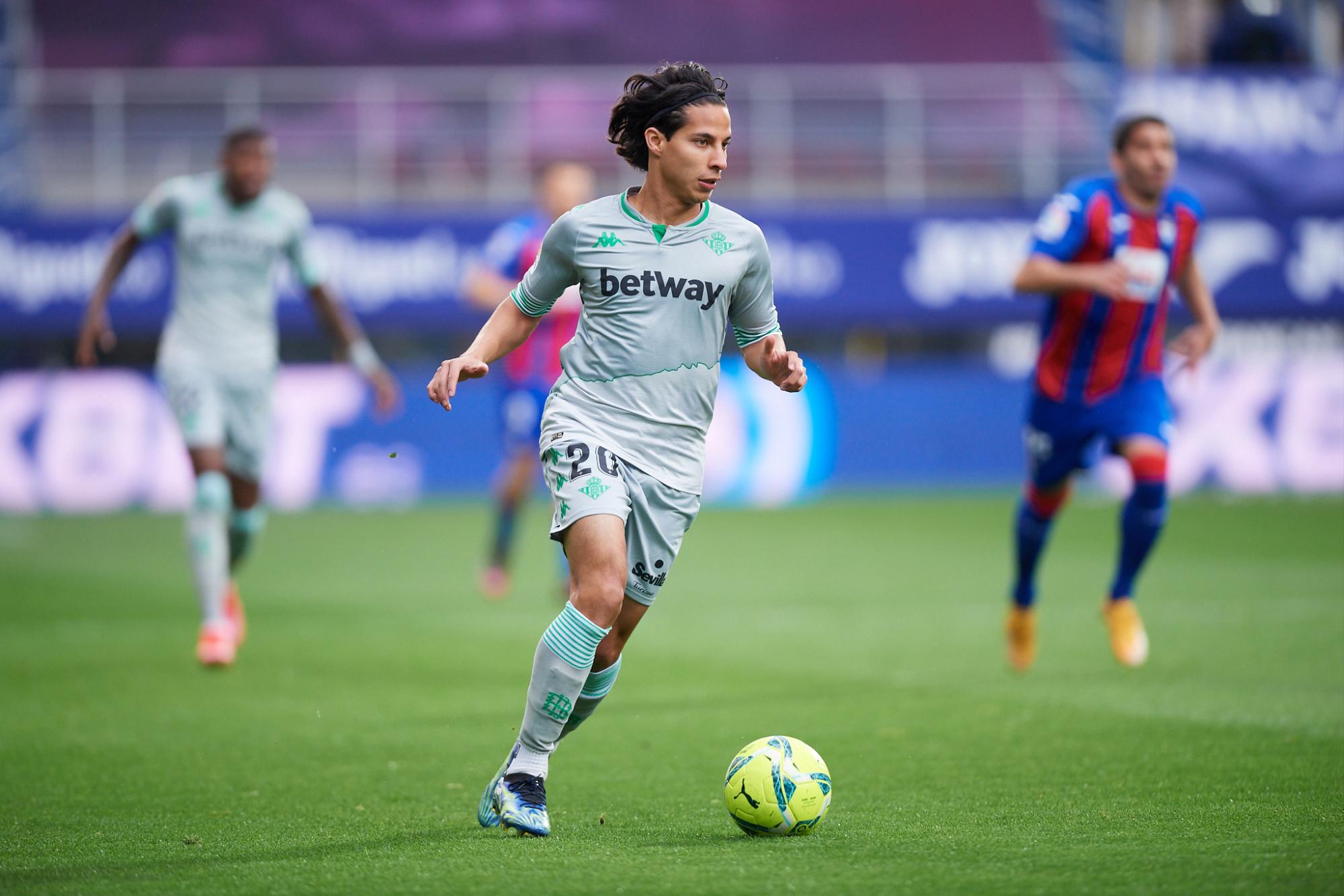$!Diego Lainez