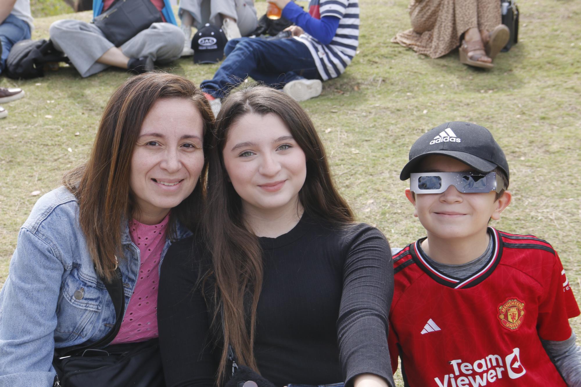 $!Angélica López, Isabella y Mateo Nevárez.