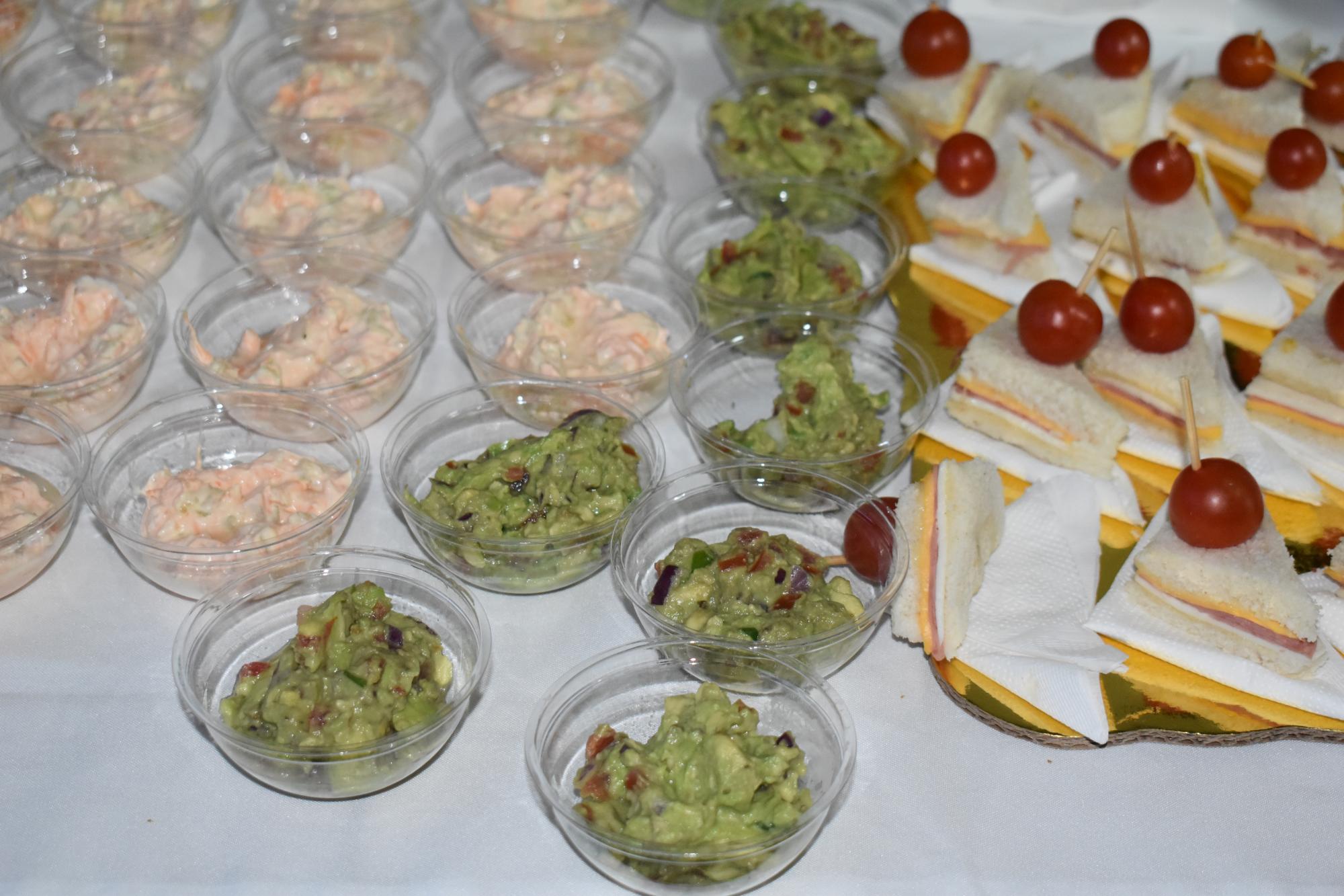 $!Variedad de bocadillos disfrutaron durante la reunión.