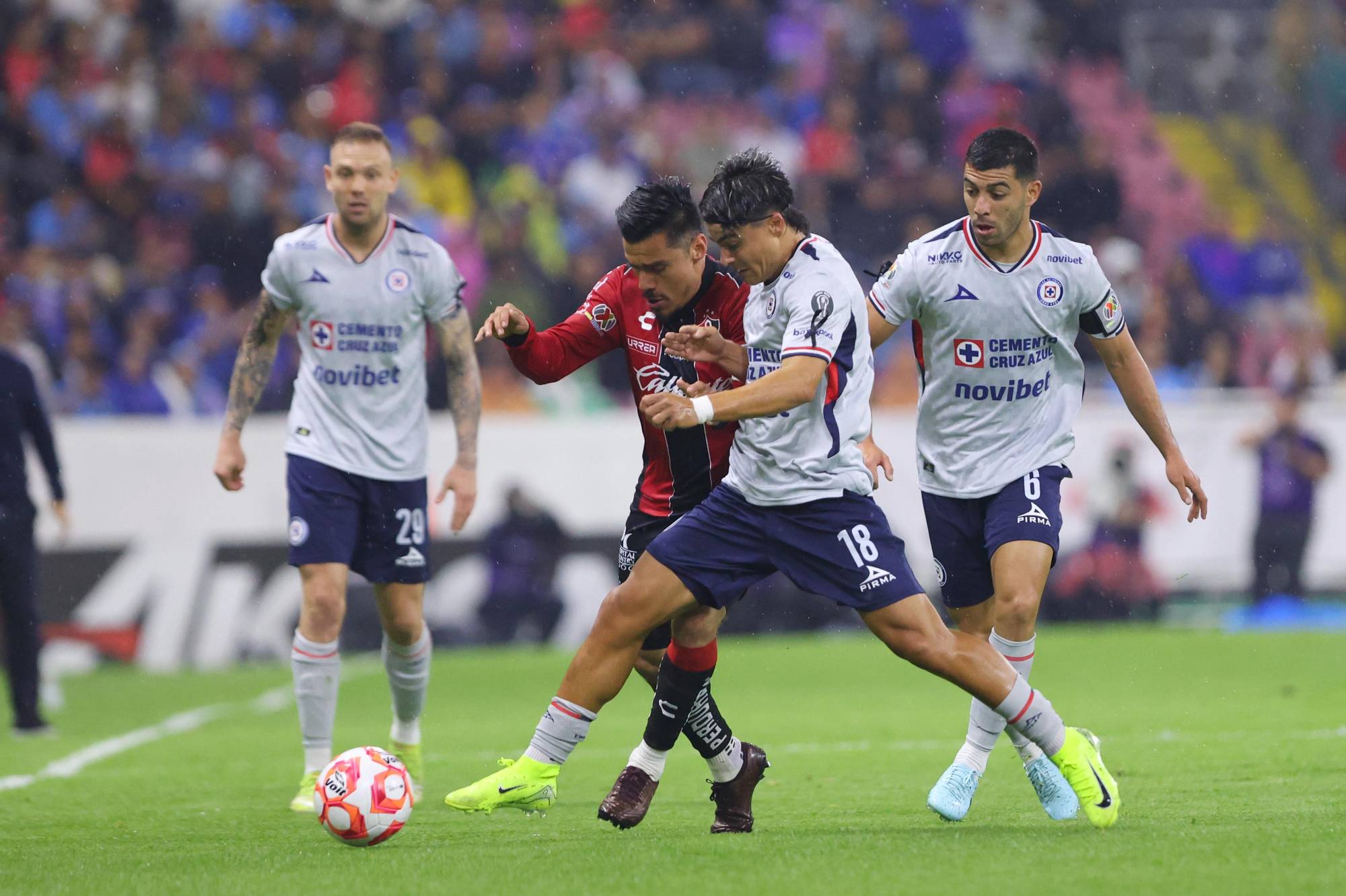 $!Sepúlveda salva a Cruz Azul con triplete en la cancha del Atlas