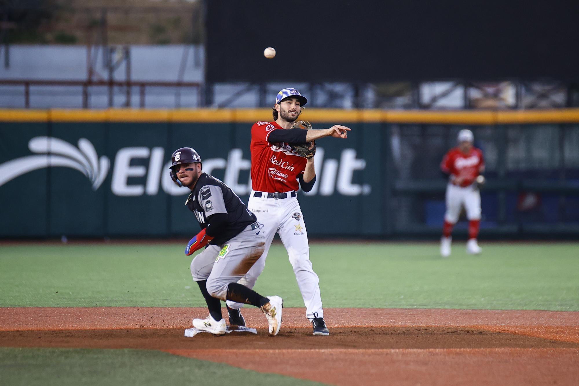 $!Tomateros de Culiacán cede serie en Jalisco