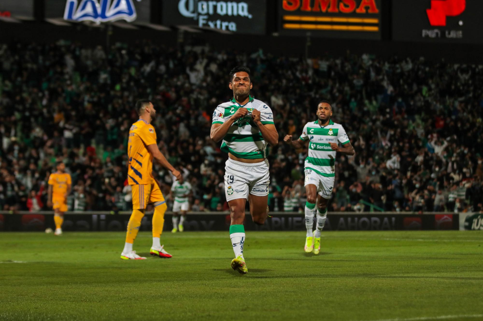 $!Santos Laguna toma ventaja ante Tigres en la liguilla