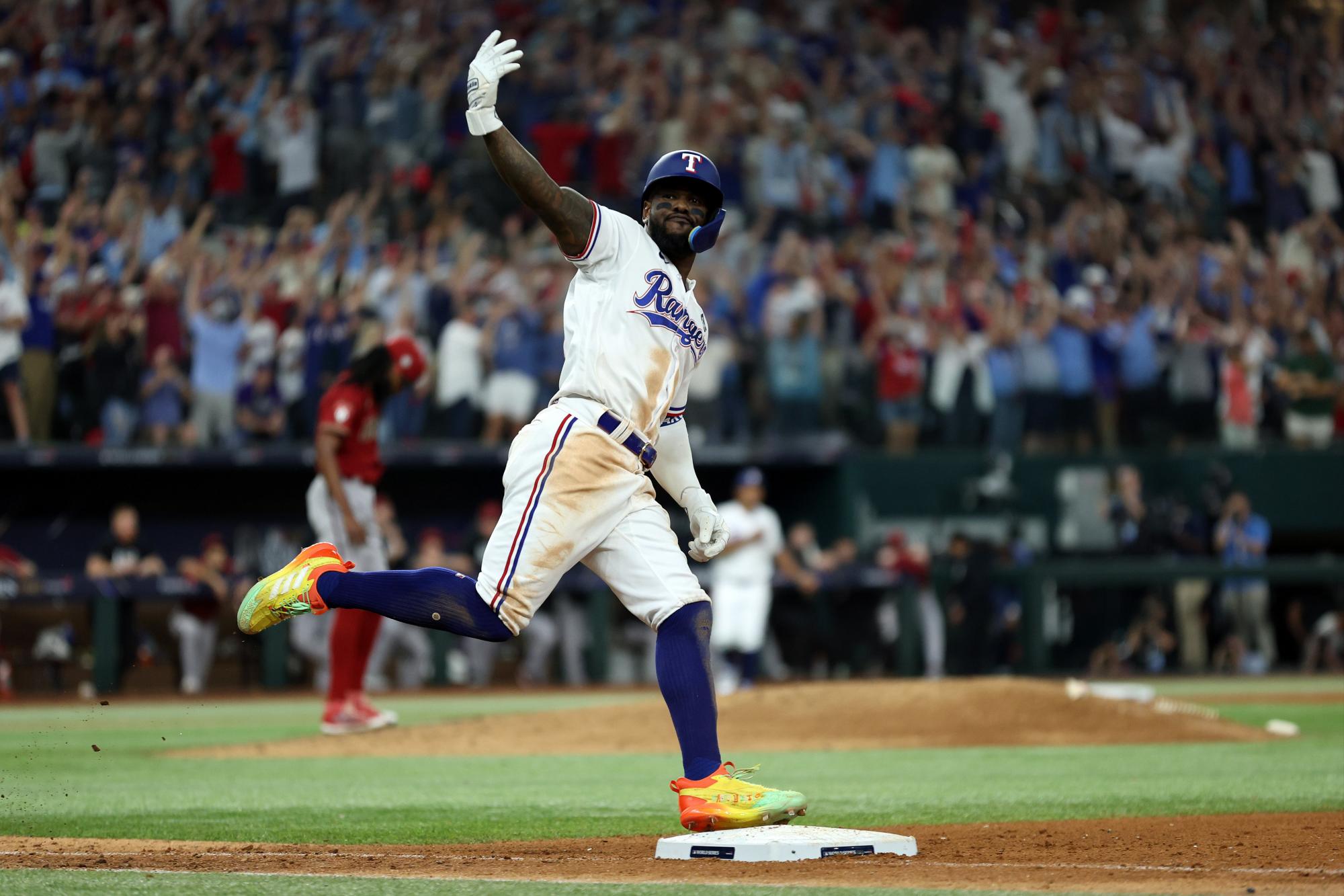 $!Jonrón de Adolis García da triunfo a Rangers en J1 de Serie Mundial